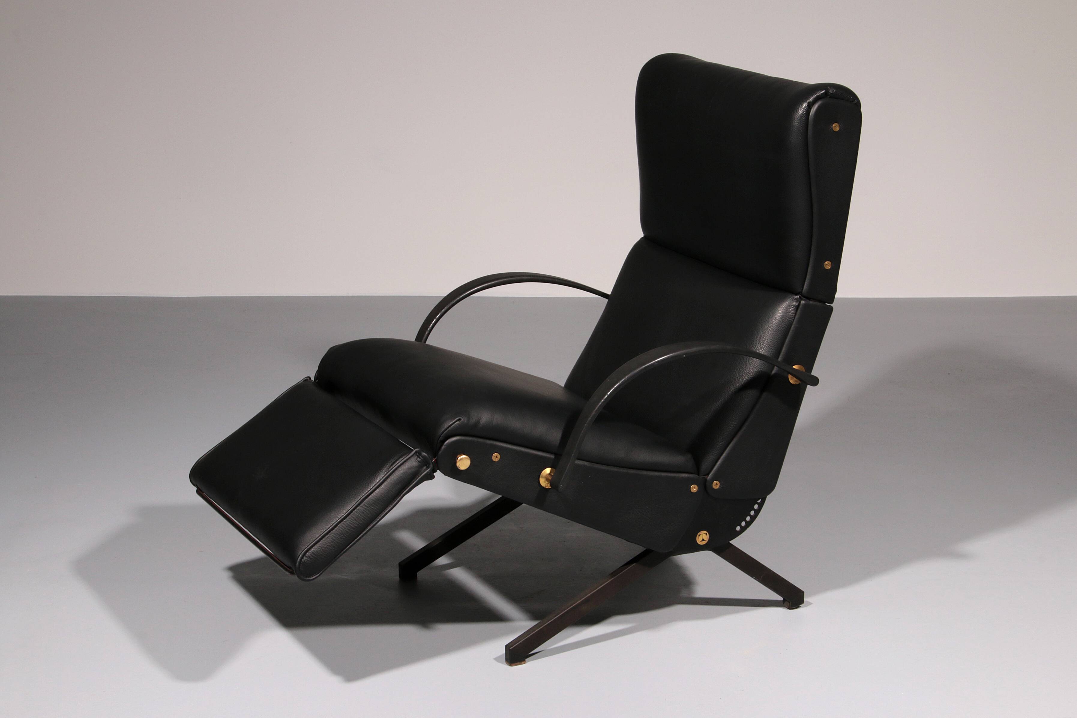 Italian Black Leather Adjustable P40 Relax Chair by Osvaldo Borsani Tecno.