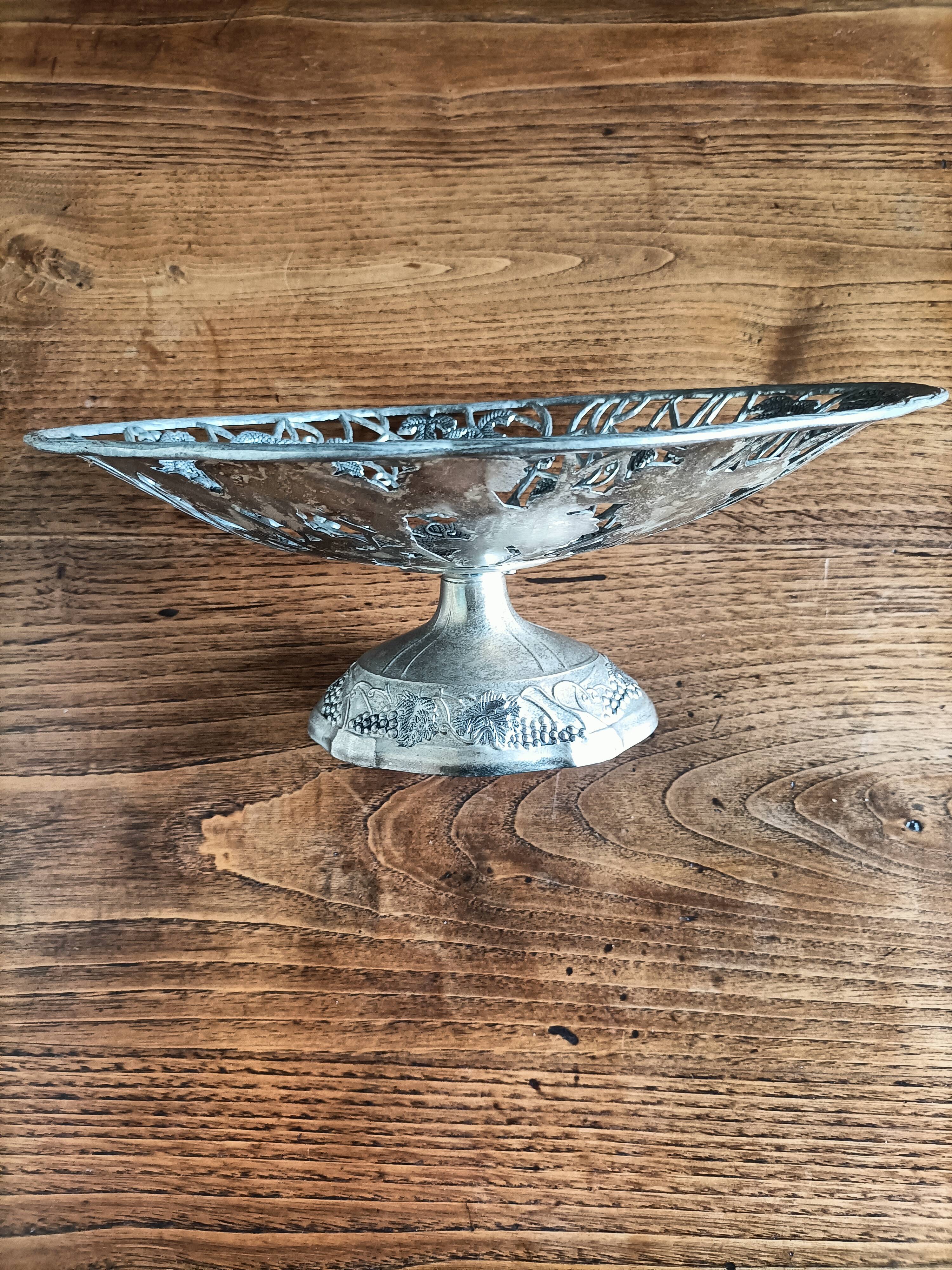 Silver-plated fruit bowl with foot