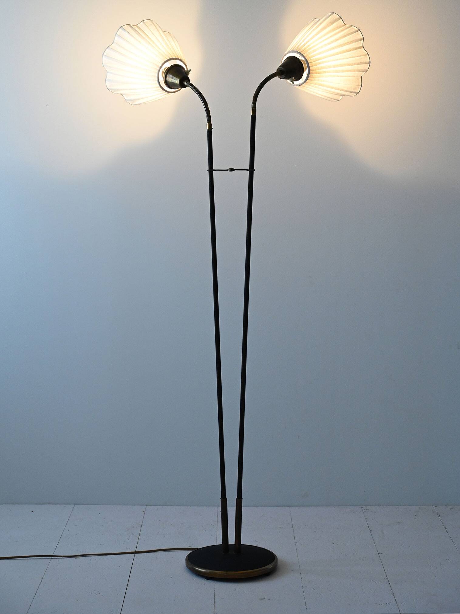 2-light floor lamp in black metal