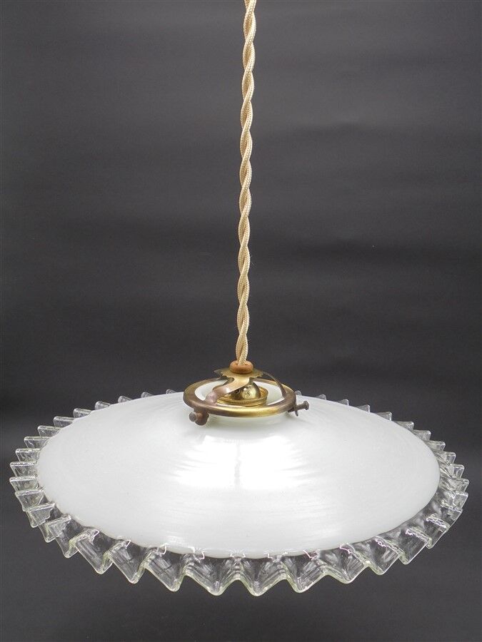 Hanging lamp in opaline
