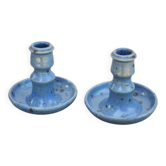Paire de bougeoirs artisanal en grès pyrité bleu