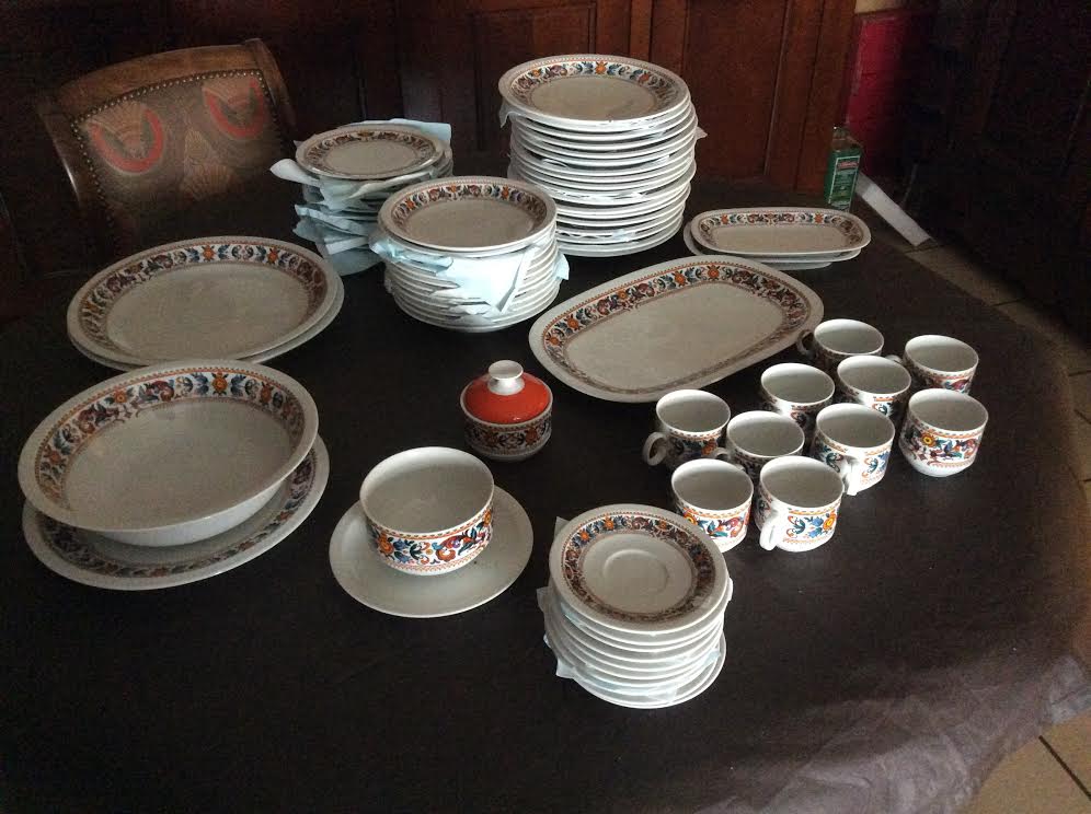 Service de table 71 pièces