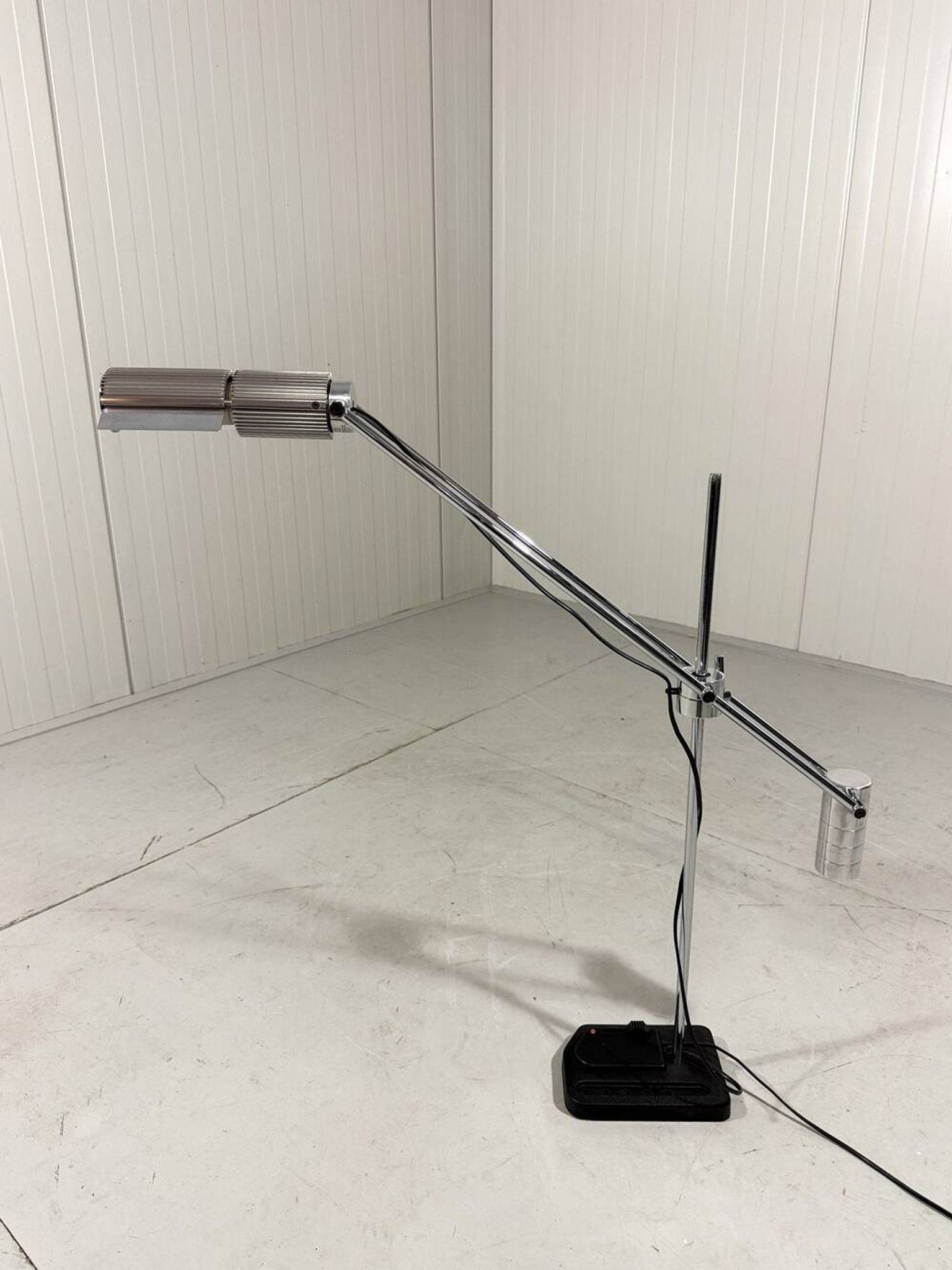 Viktor Frauenknecht Haloprofil desk lamp Swiss Lamps