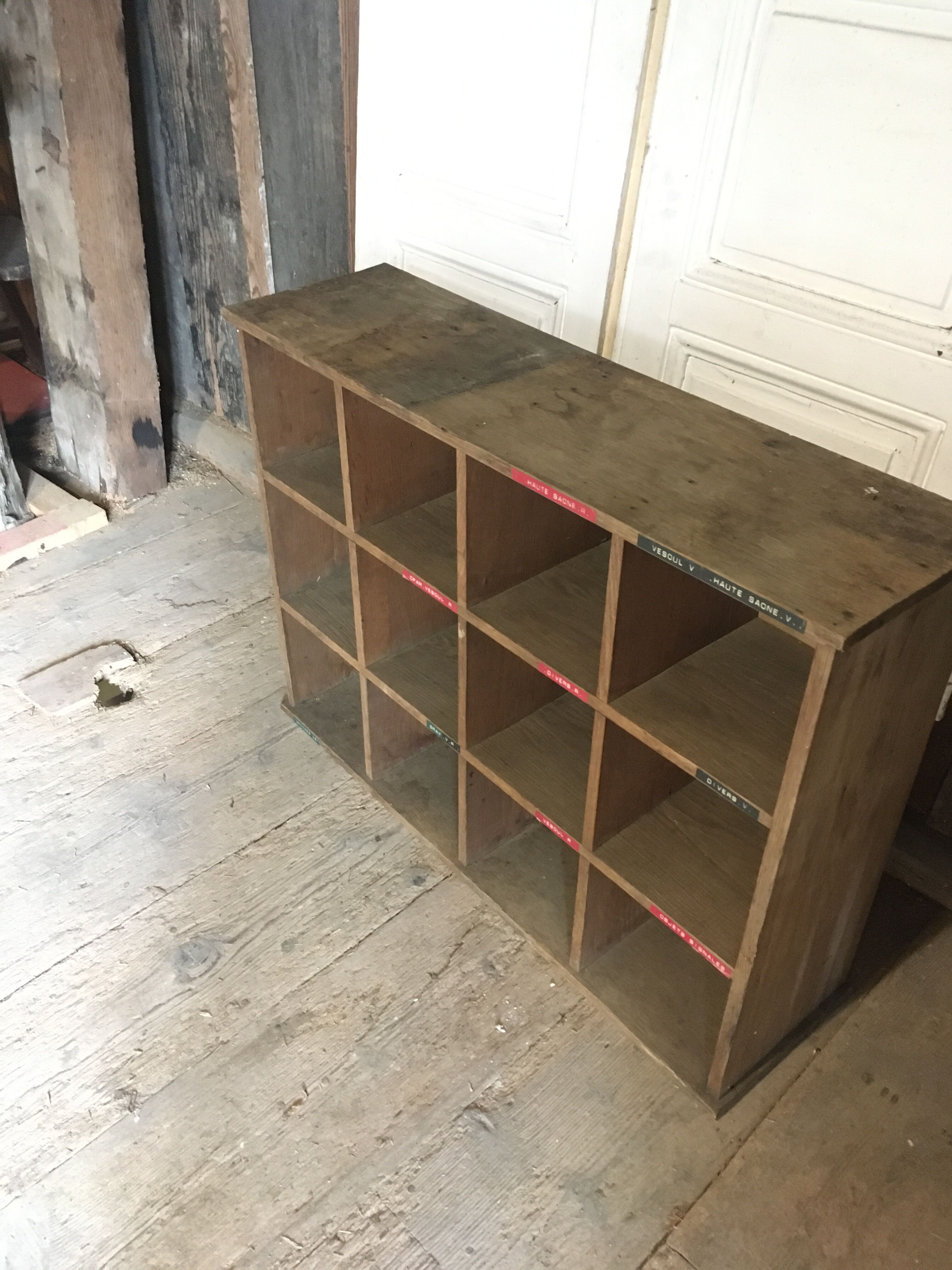 Shelf '30s