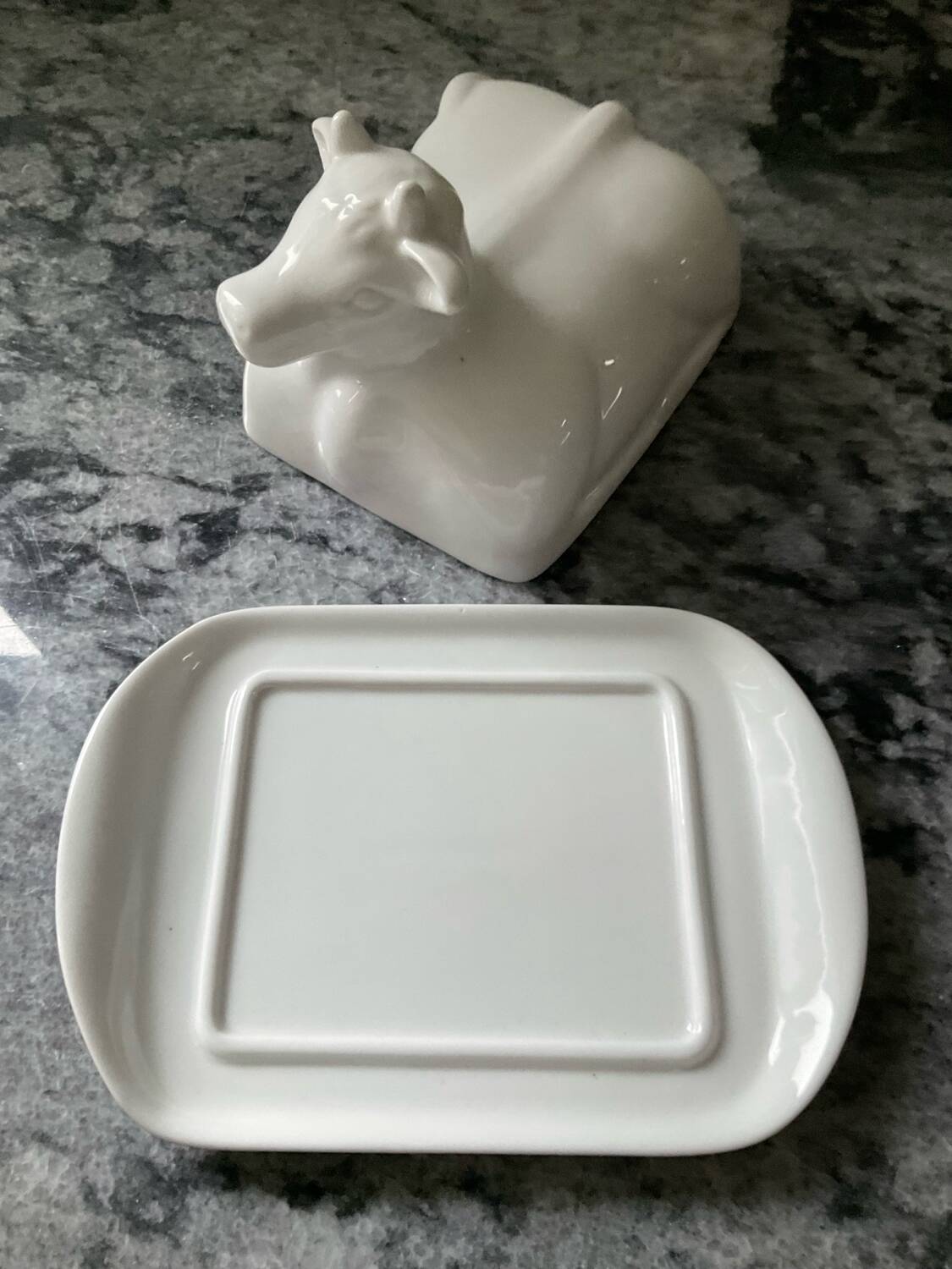Enamelled porcelain butter dish