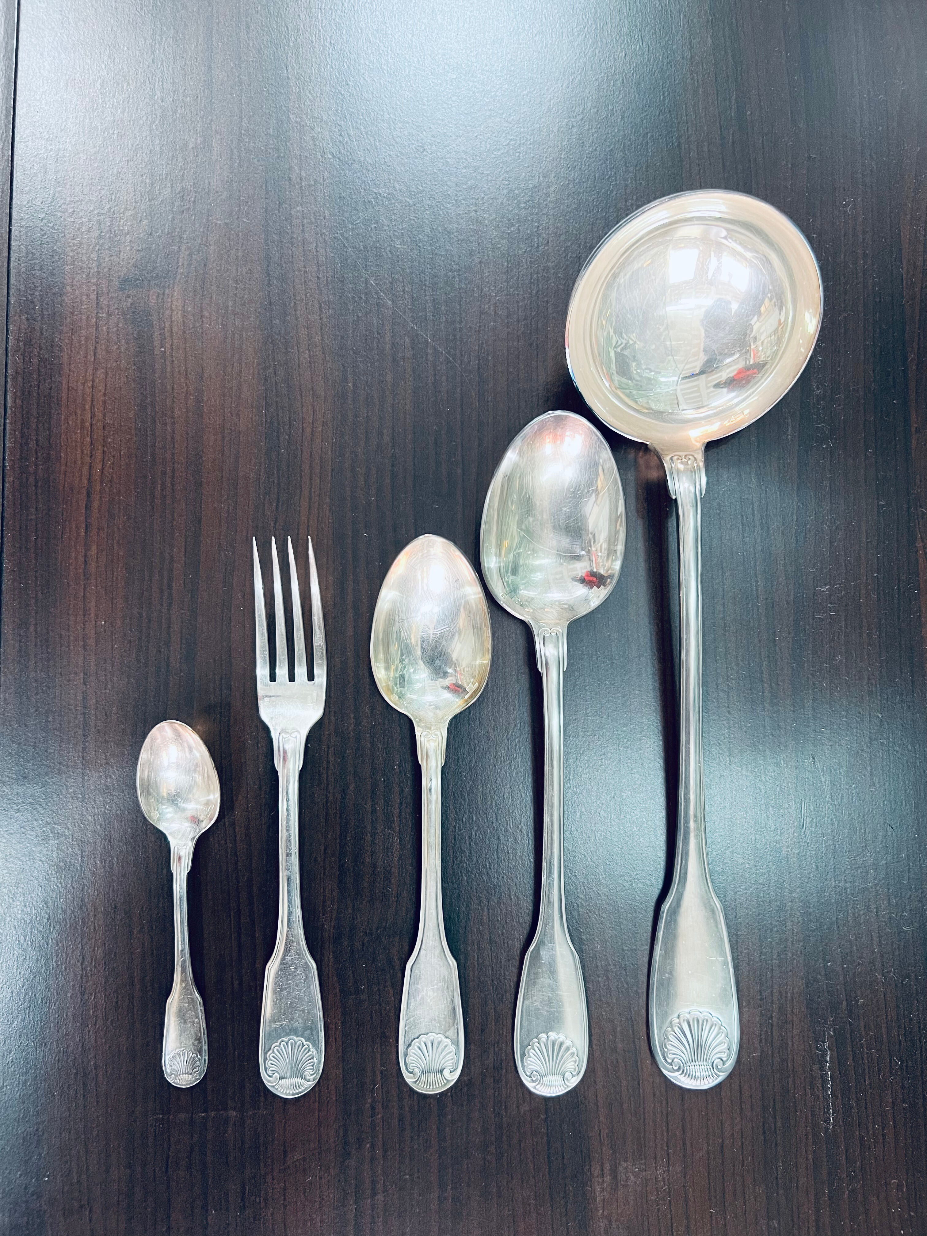 Silver metal housewife comprising 38 christofle pieces, model vendome coquille