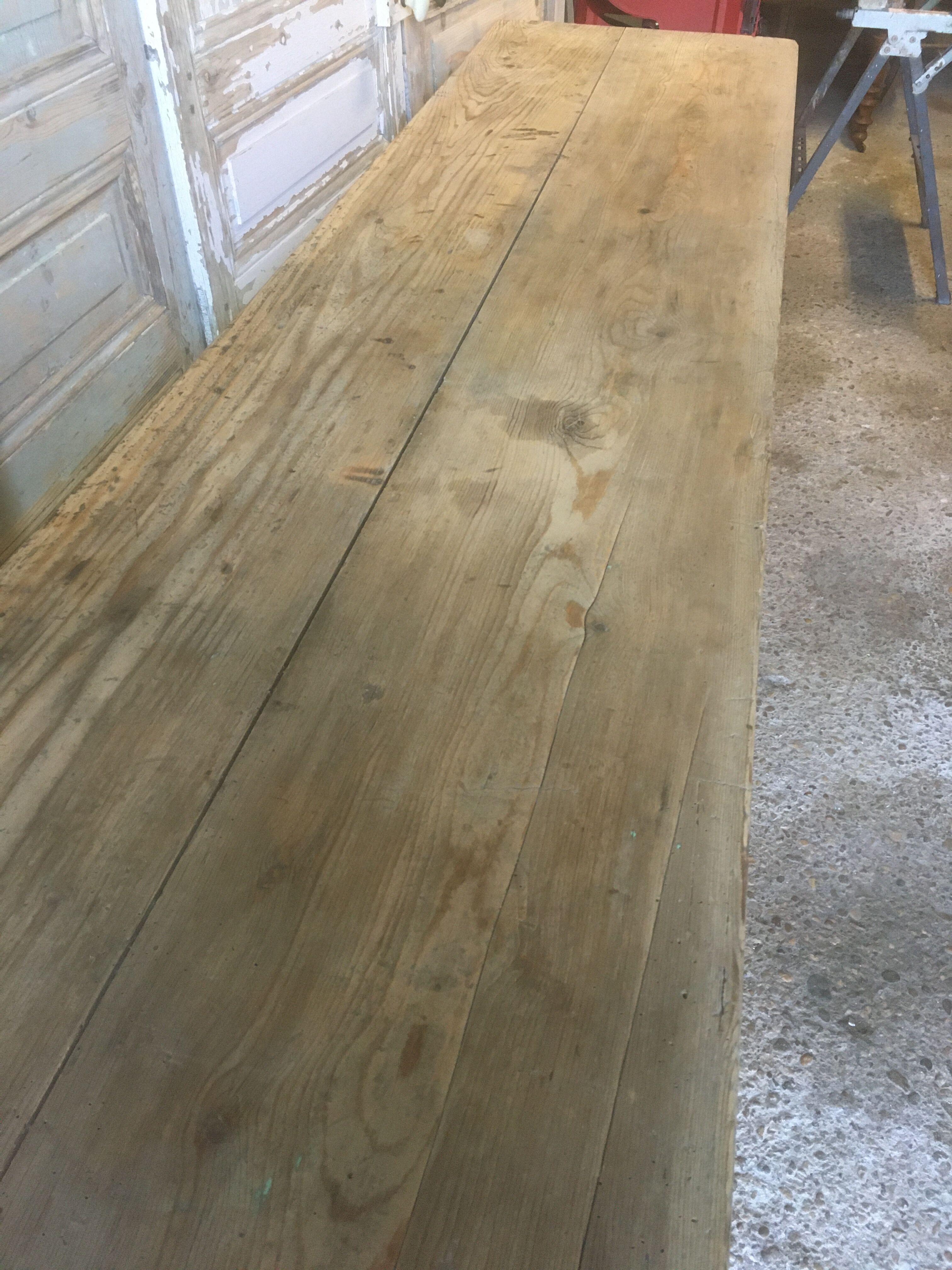 Pine cloth table