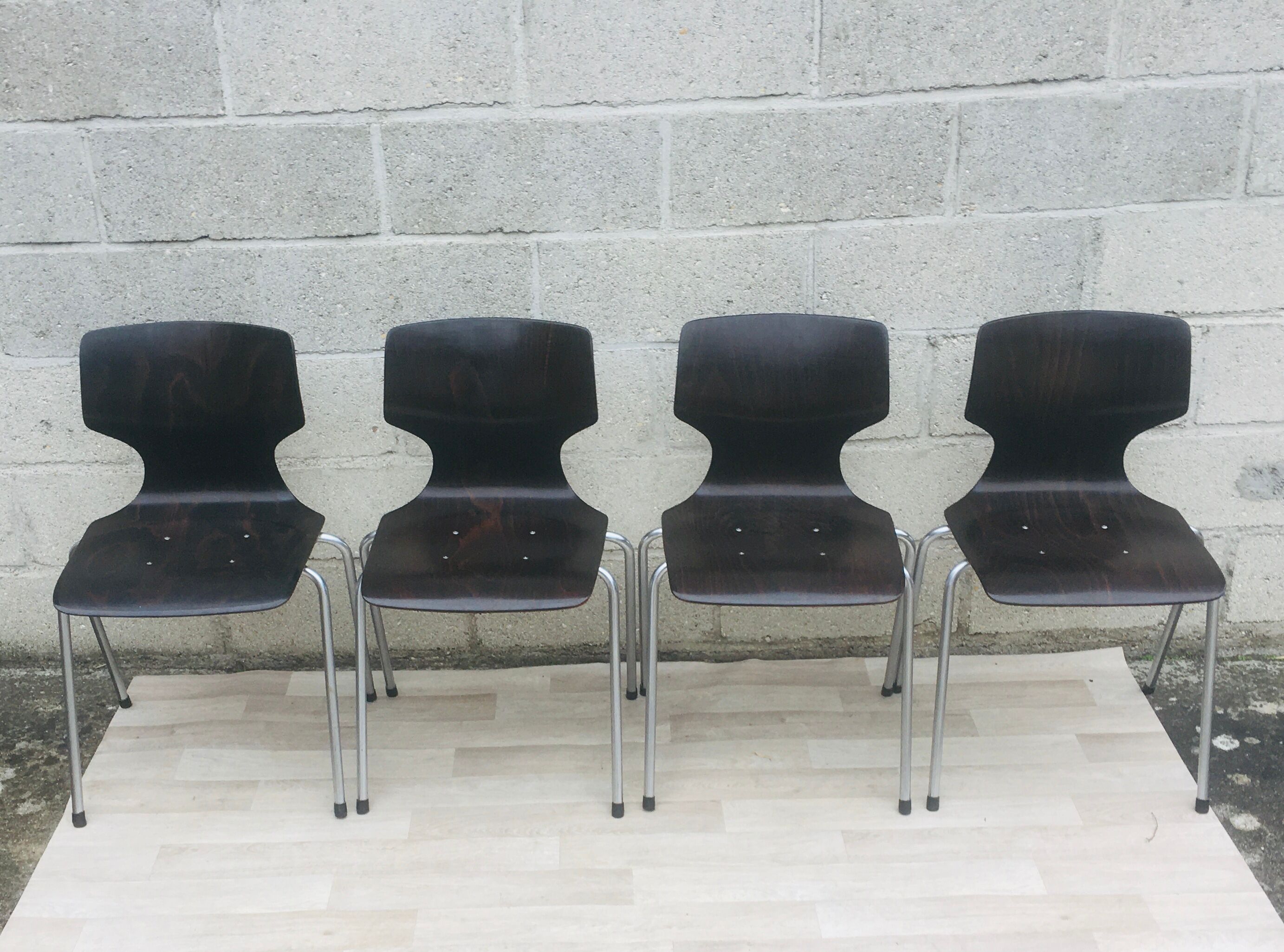 Set of 4 vintage chairs and Flottoto design