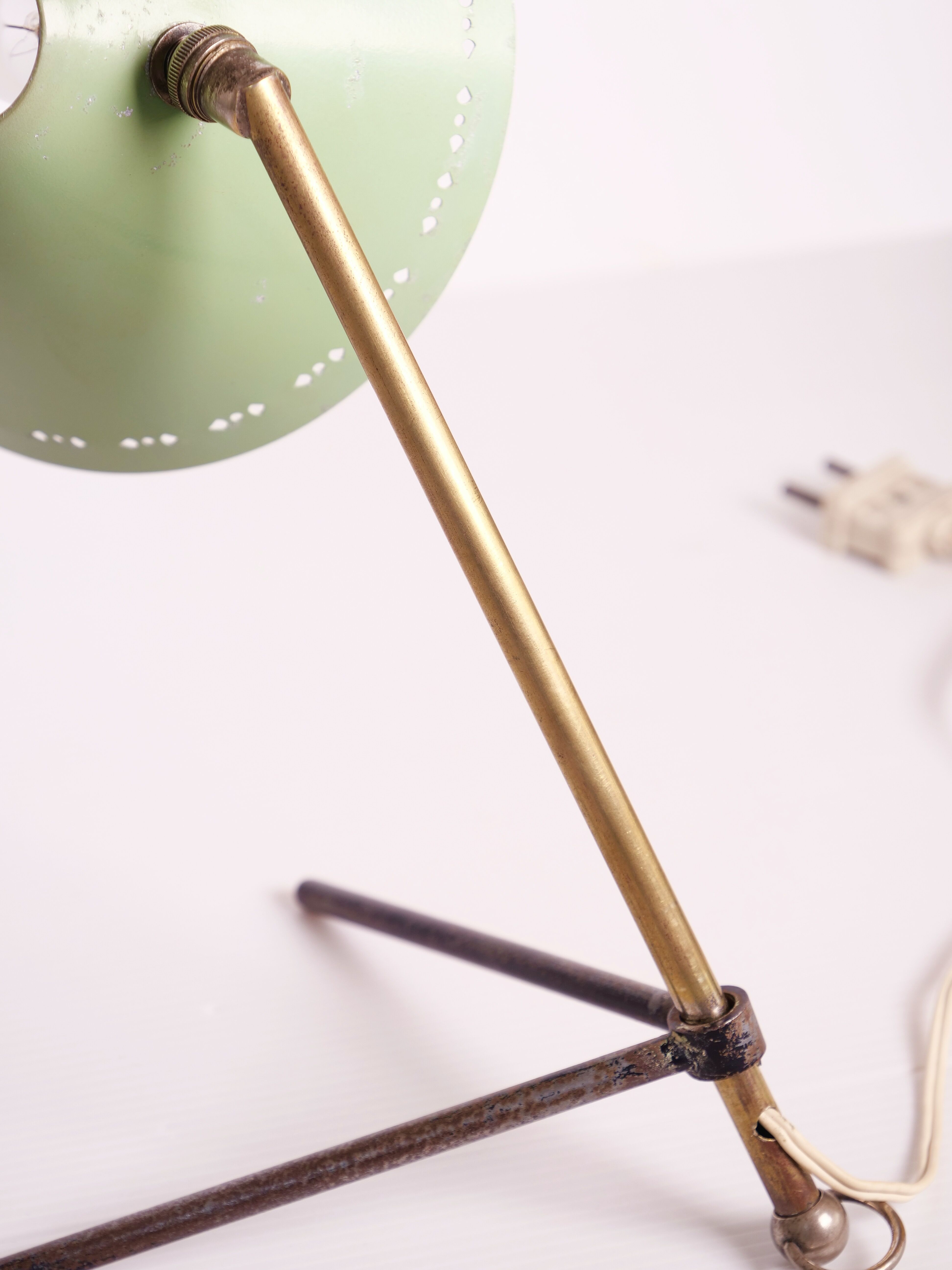 Lampe cocotte pinocchio laiton et acier laqué vert