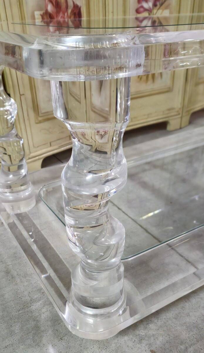 Table basse design Maison Roméo en lucite et verre – années 70