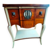 Classic chest of drawers