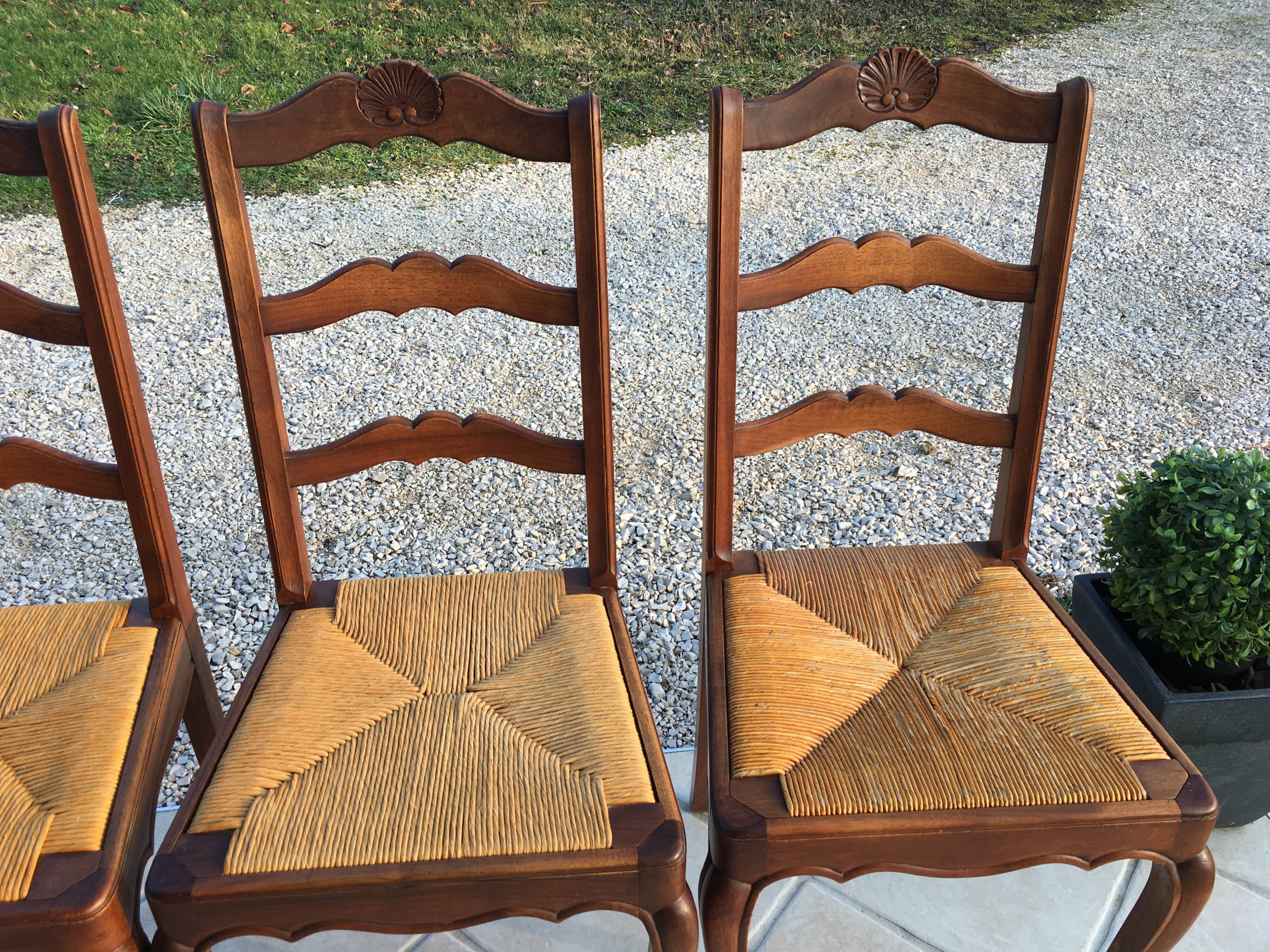 Suite of 6 Louis XV-style mulched chairs