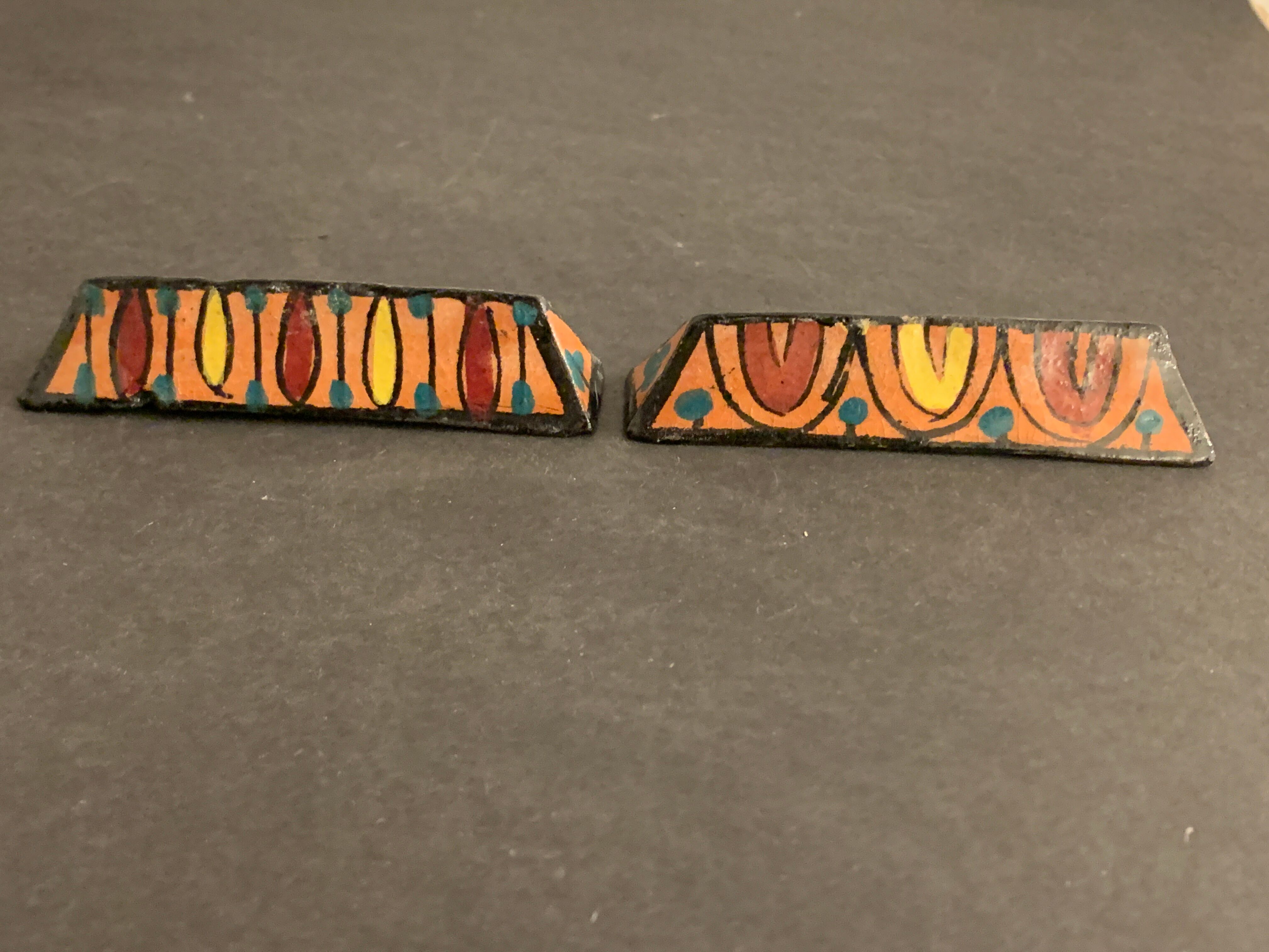 12 carries polychrome ceramic knives