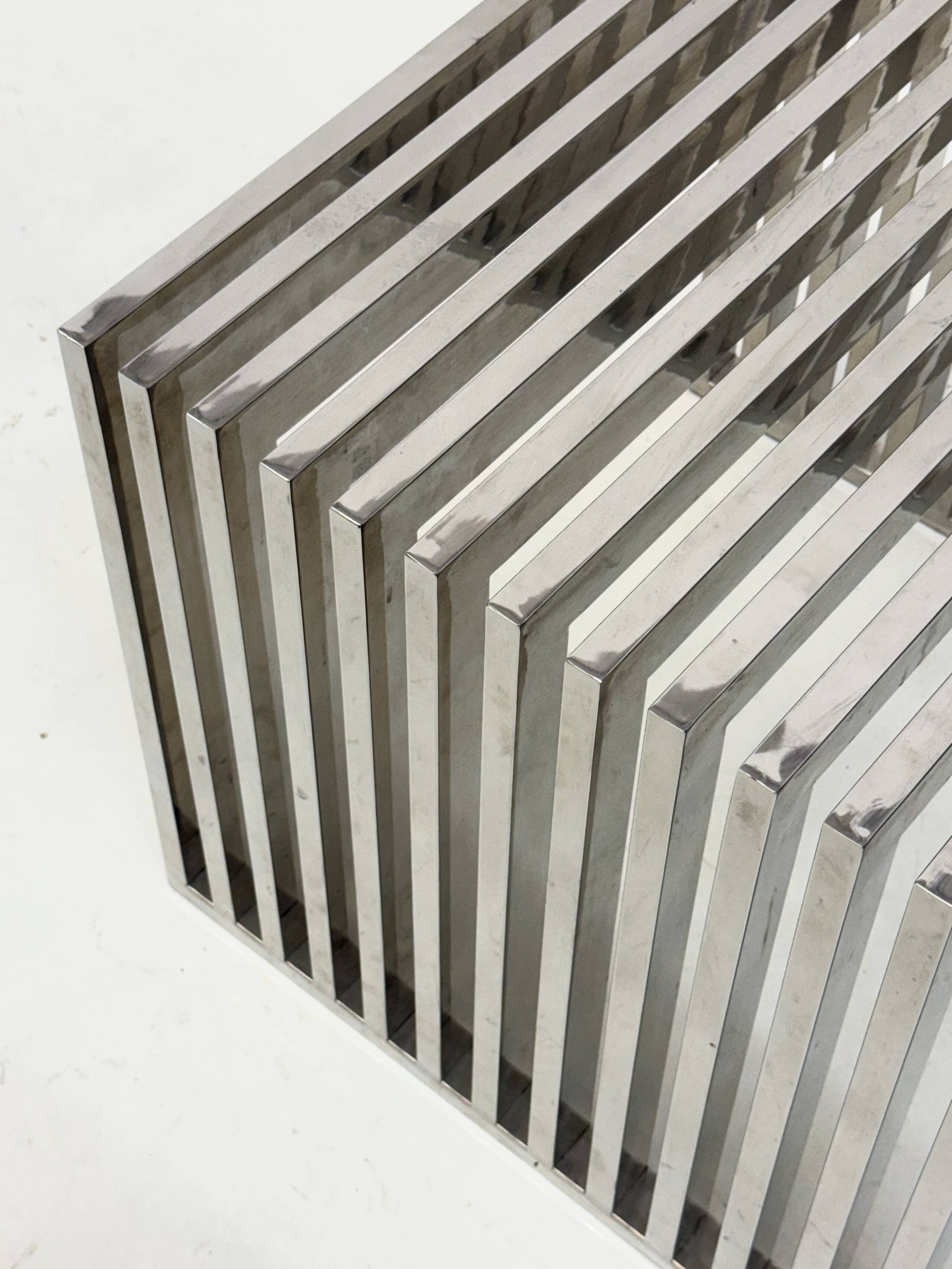 Table d'appoint Eichholtz Carlisle en acier inoxydable poli