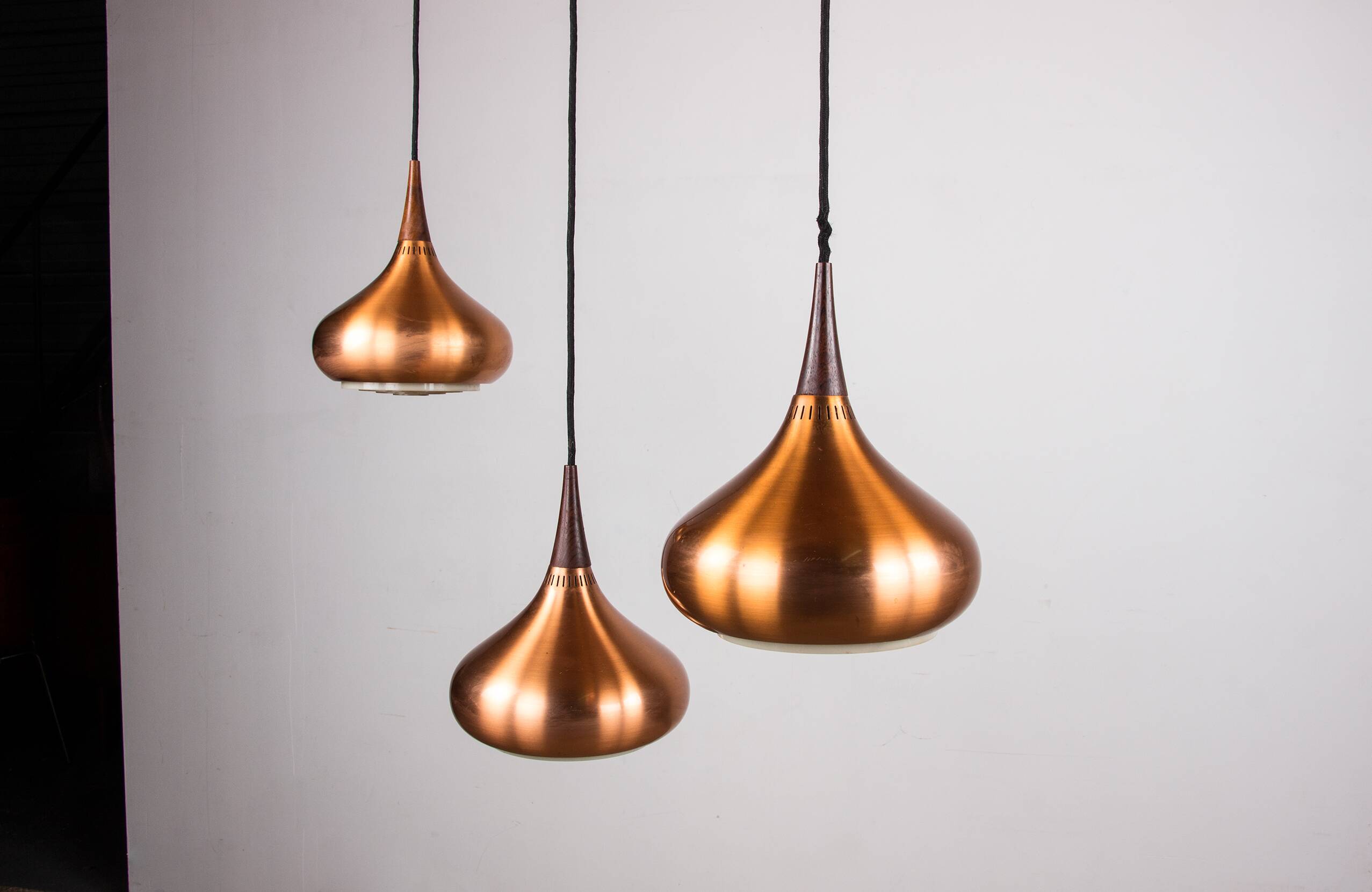Triple Danish pendant light in metal and Rosewood, Orient model, Jo Hammerborg for Fog & Morup.