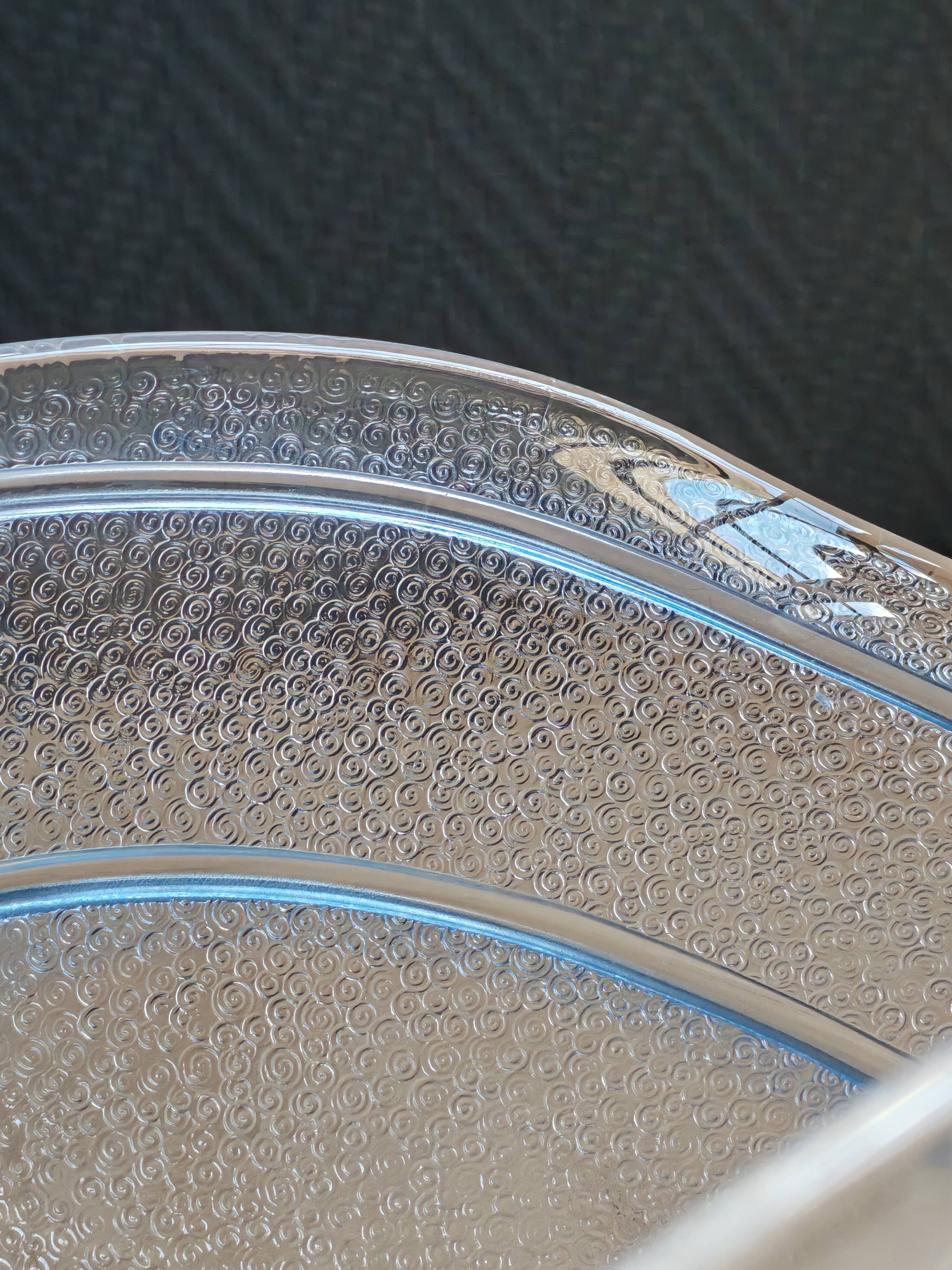 Coupe en verre moulé pressé Art Déco bleu glacé