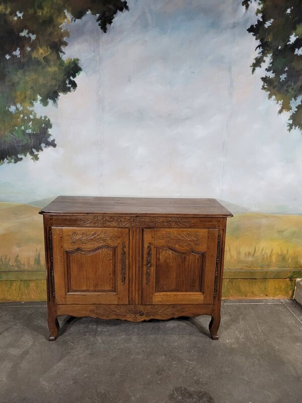 Buffet bas normand sculpté en chêne XIX ème