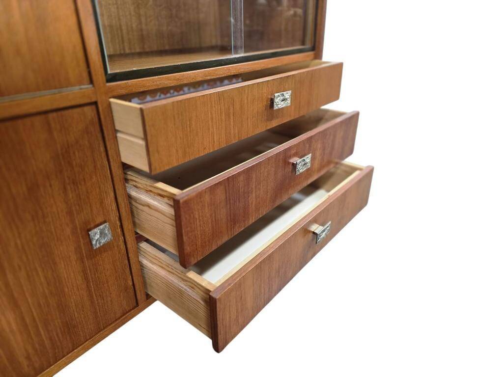 Vintage wooden display cabinet / drinks cabinet / small cupboard