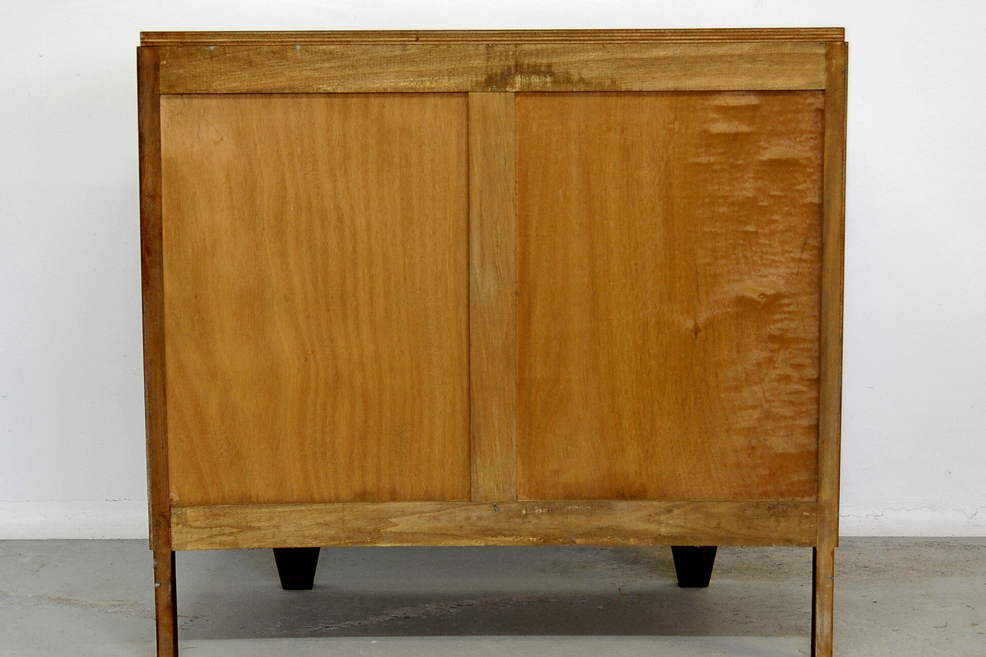 Art Deco chest of drawers in walnut veneer, circa 1930