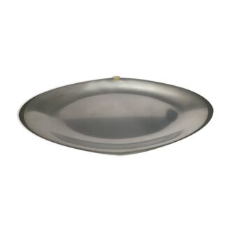 Oval dish in brushed metal