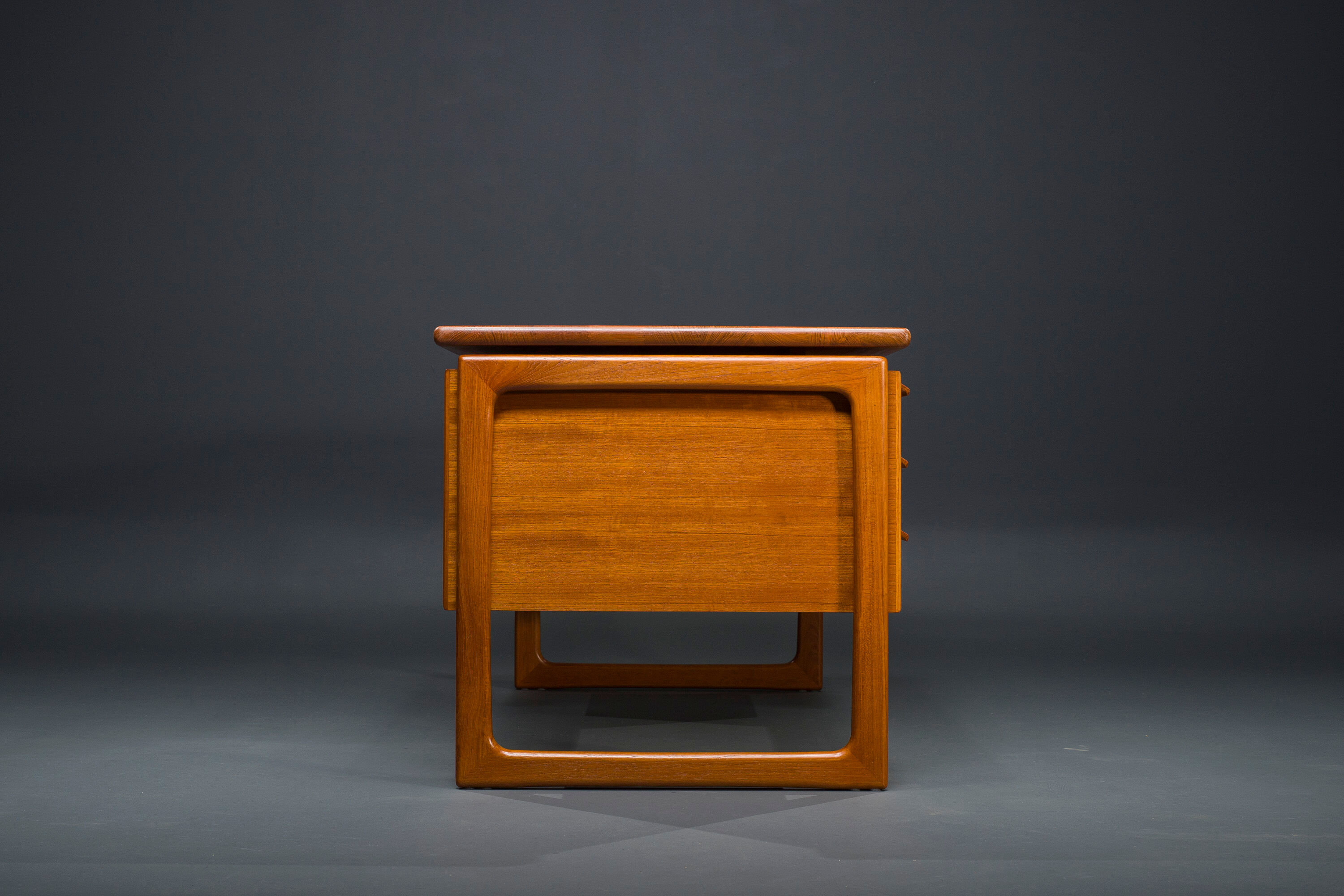 Mid-Century Teak Freestanding Desk from GV Møbler, 1970s