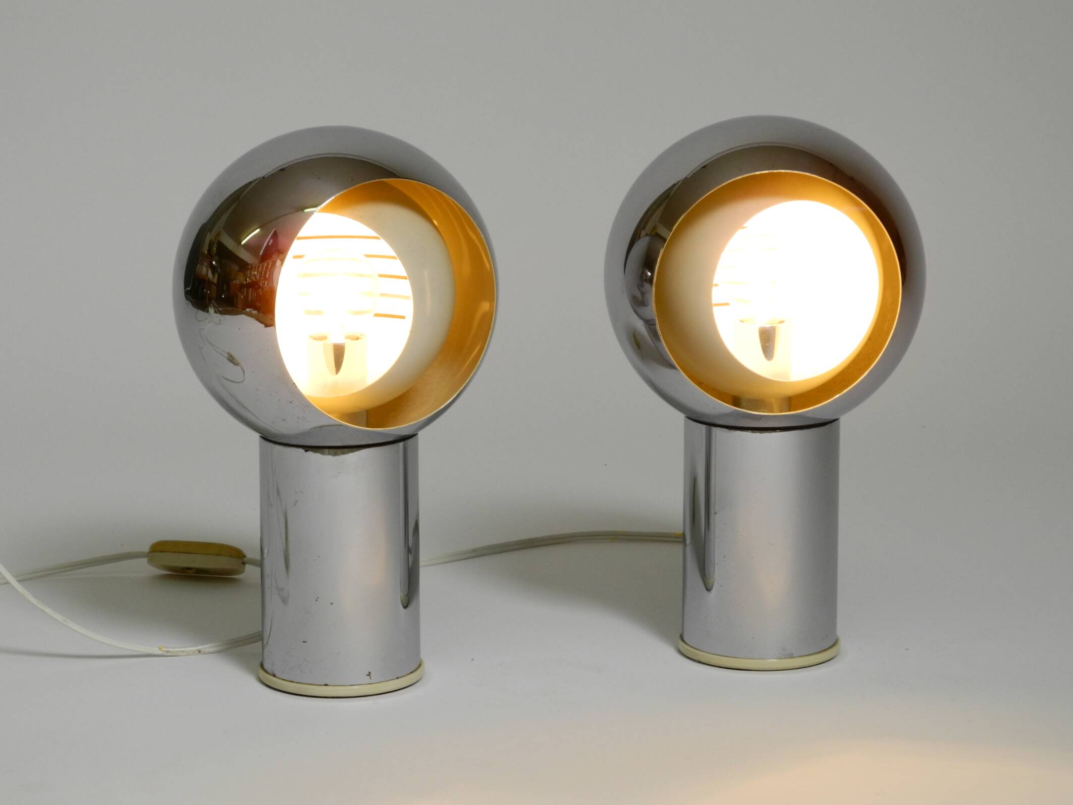 Pair of large Mid Century Space Age chrome table lamps - Made in Italy