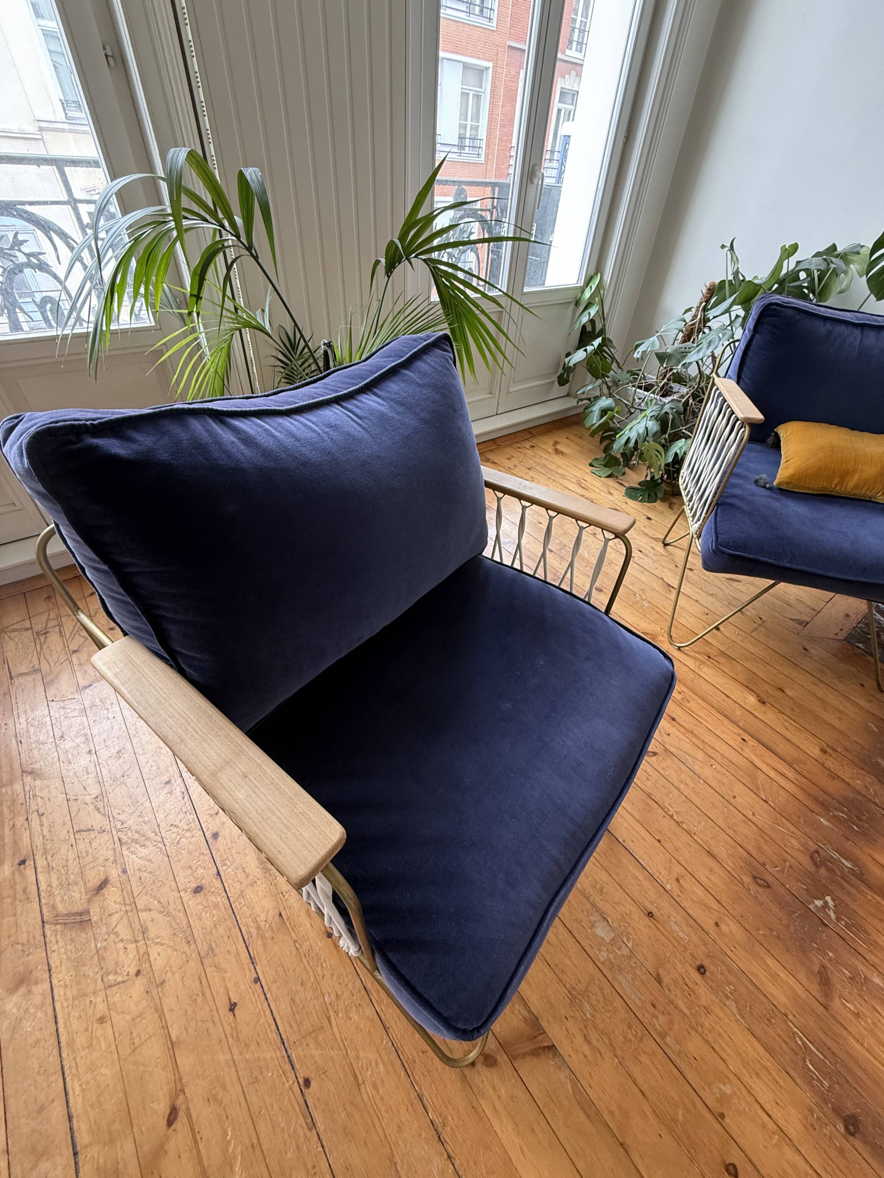 Set of two Croisette armchairs in velvet by the brand Honoré.