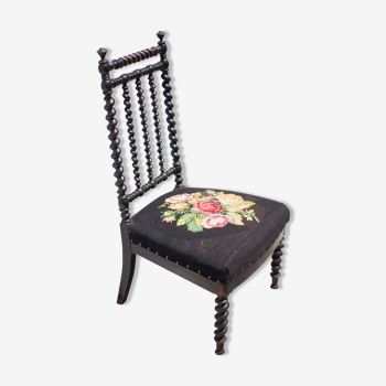 Napoleon III chair in turned wood and pink pattern tapestry