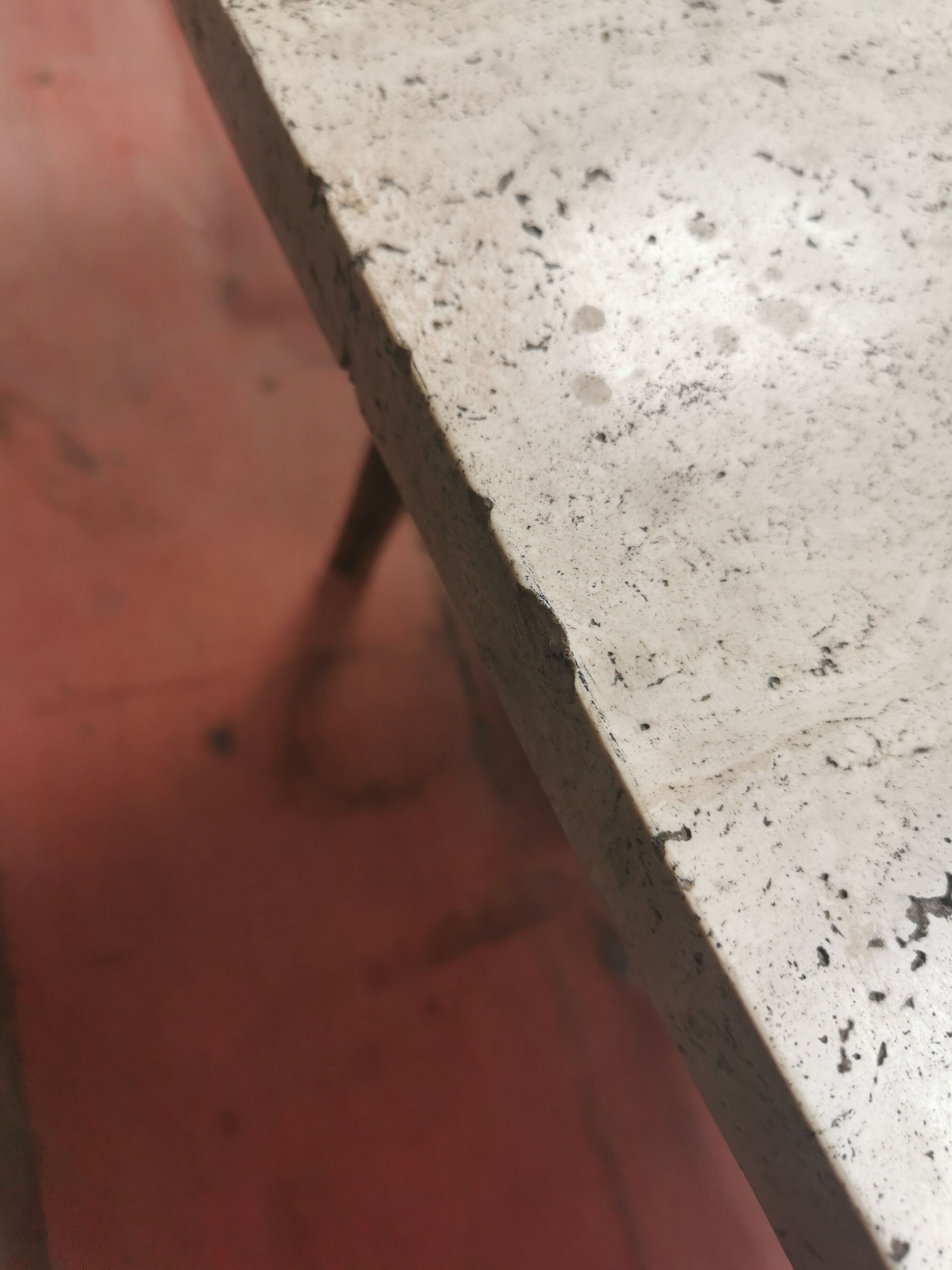 Table basse en travertin