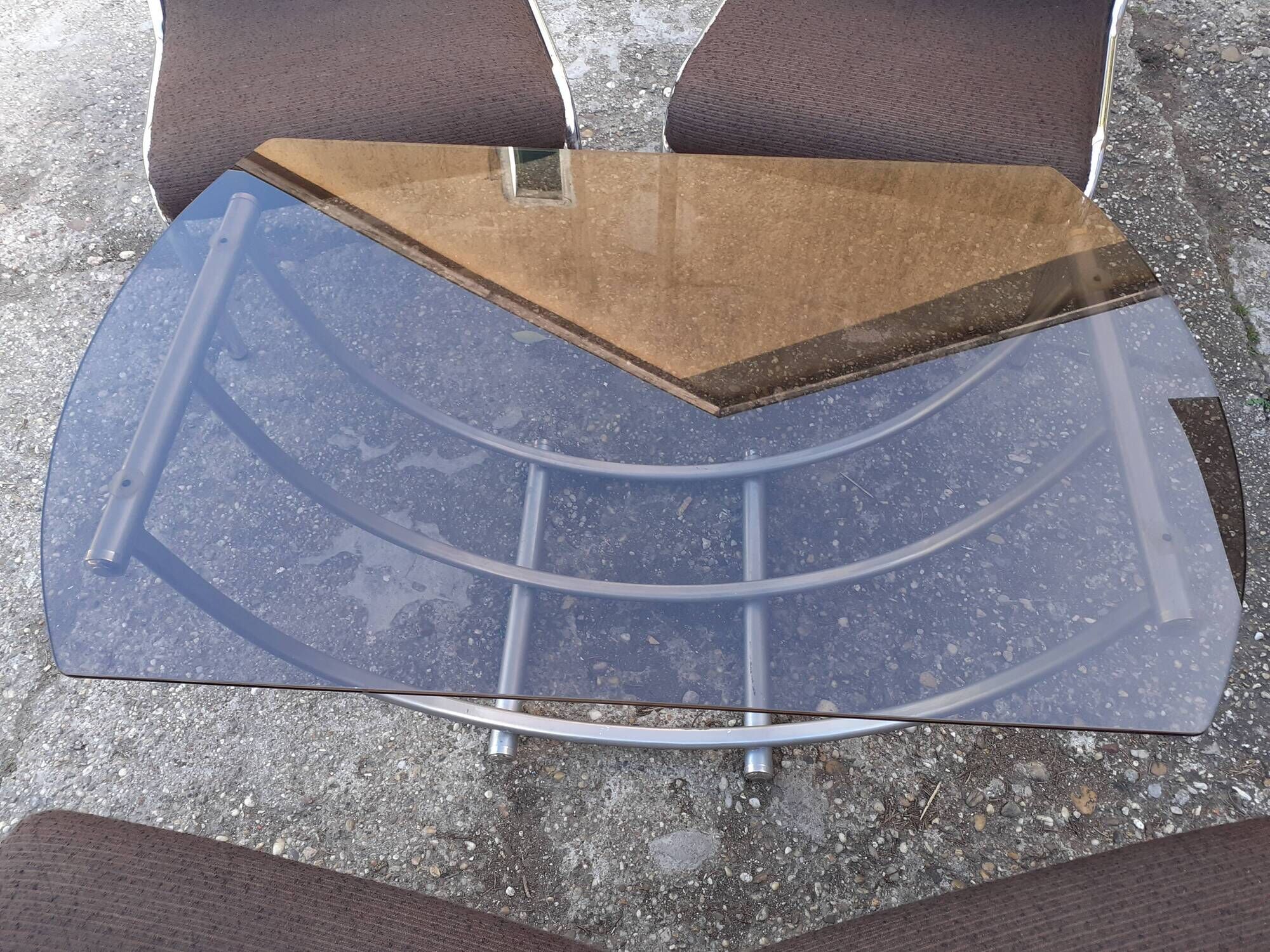 Fauteuils et table des années 1970 design hongrois