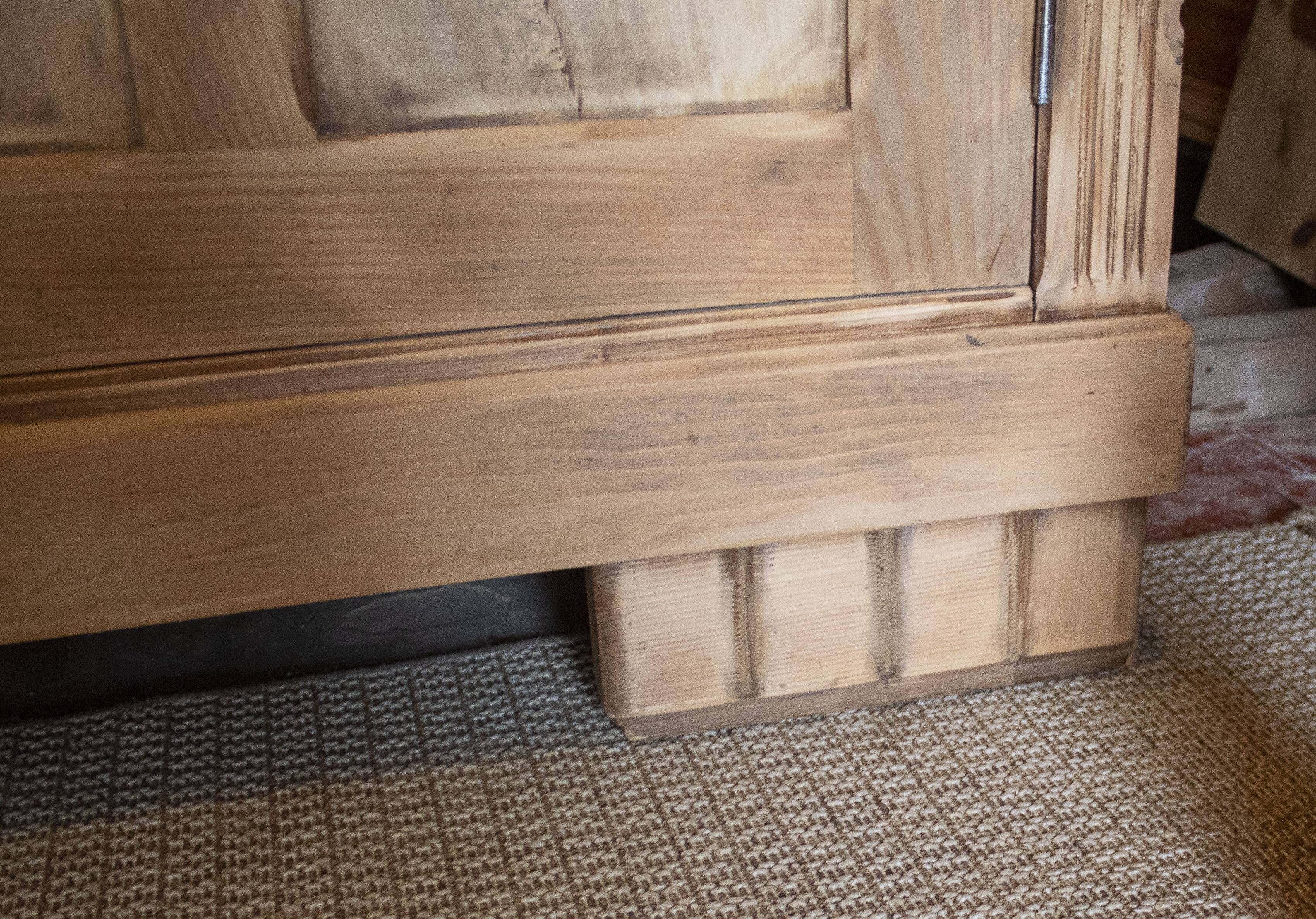 Large Parisian wardrobe in solid wood (renovated)