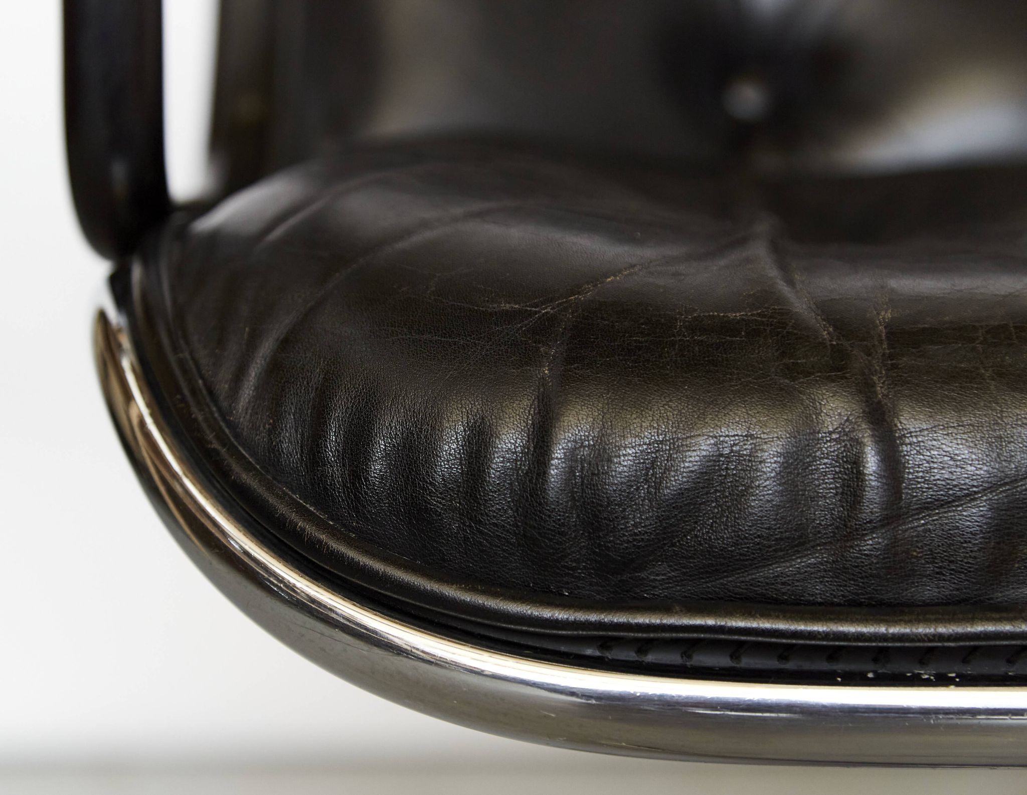 Executive chair by Charles Pollock for Knoll International, 1960s