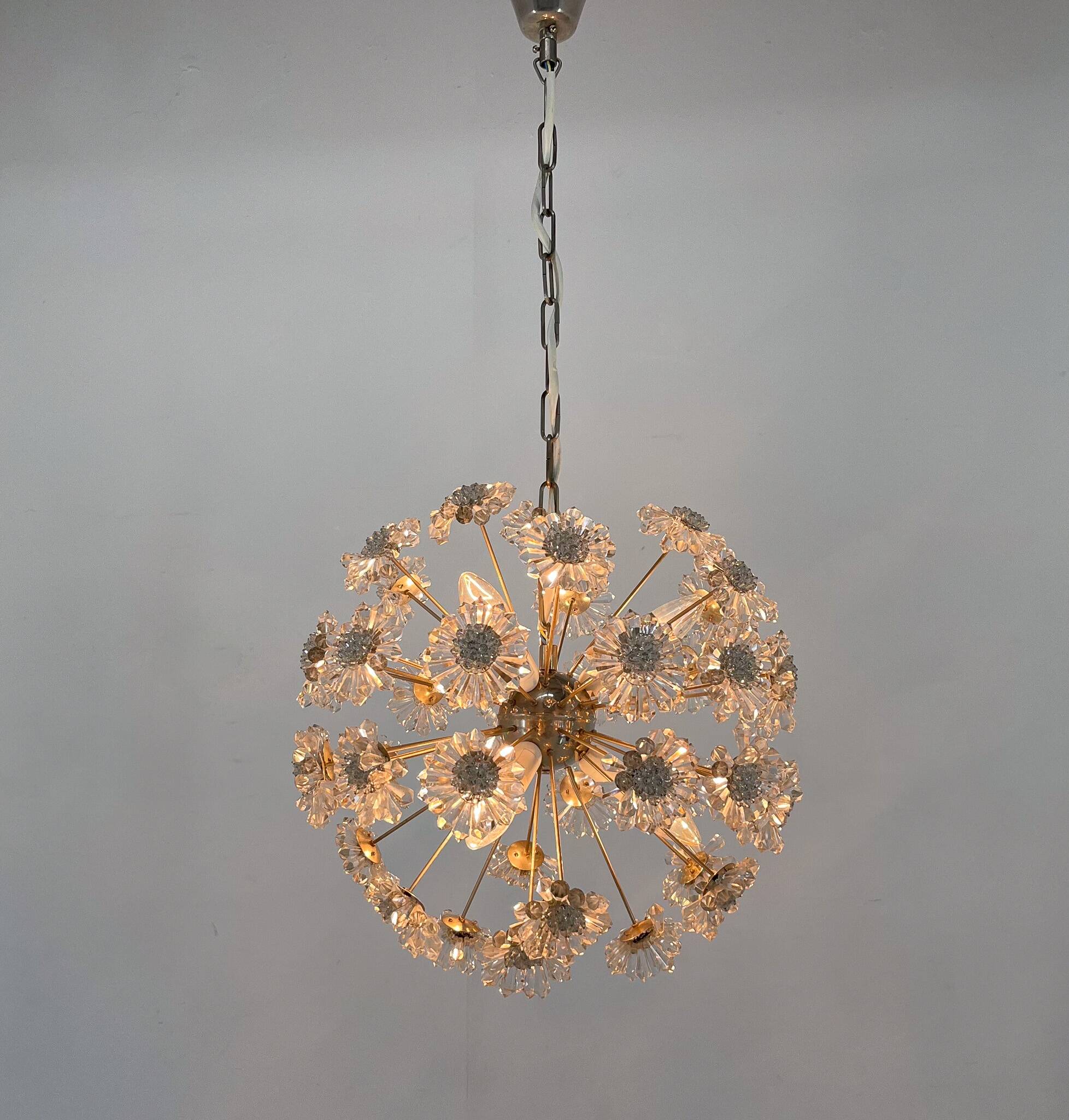 Design Space age Dandelion / Sputnik Chandelier by Preciosa, 1970s