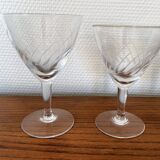 2 verres à vin en verre gravé 9 cl et 6 cl
