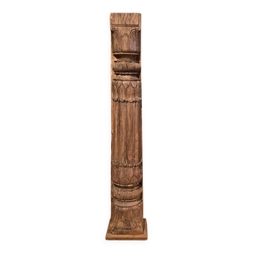 Half Indian wooden column
