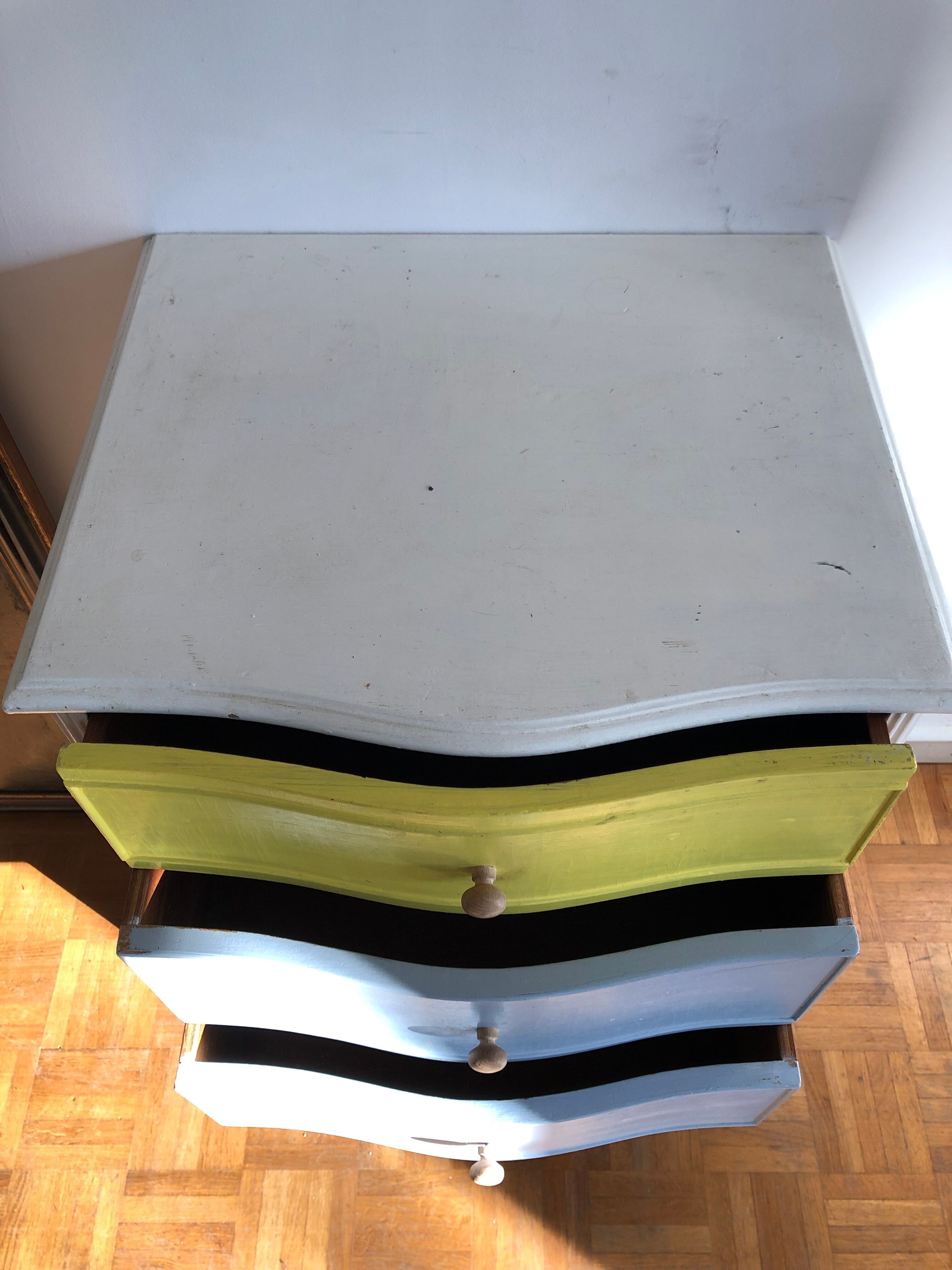 Painted English style chest of drawers