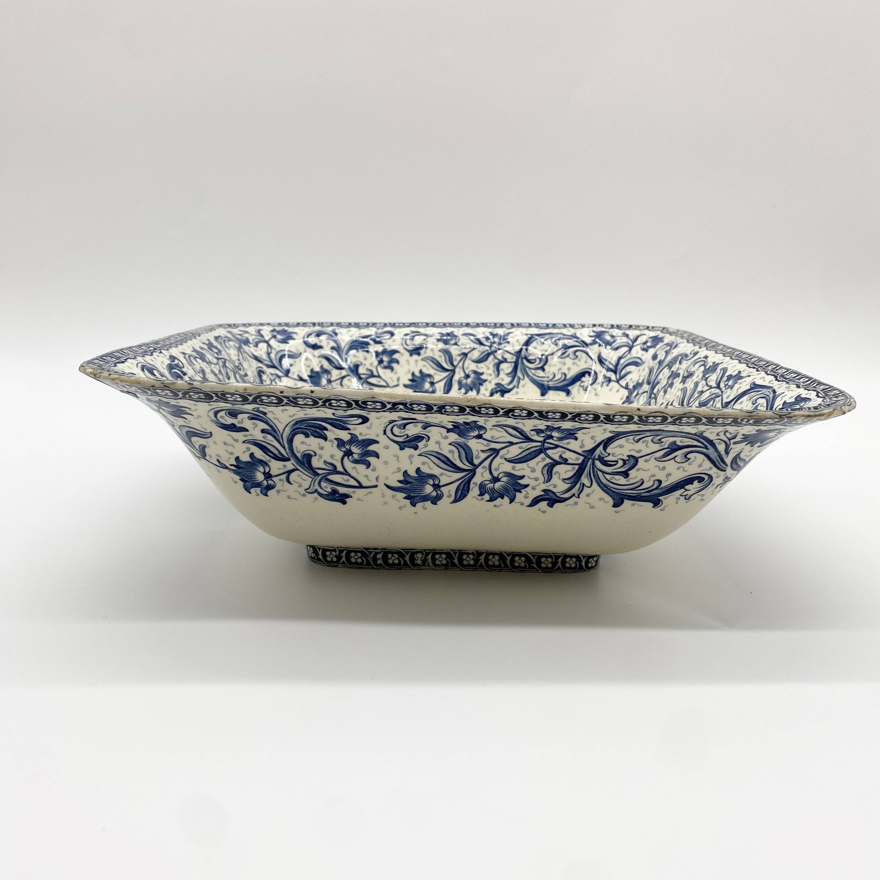 Gien earthenware dish / salad bowl "Terre de Fer", "Ibis" service, 1876