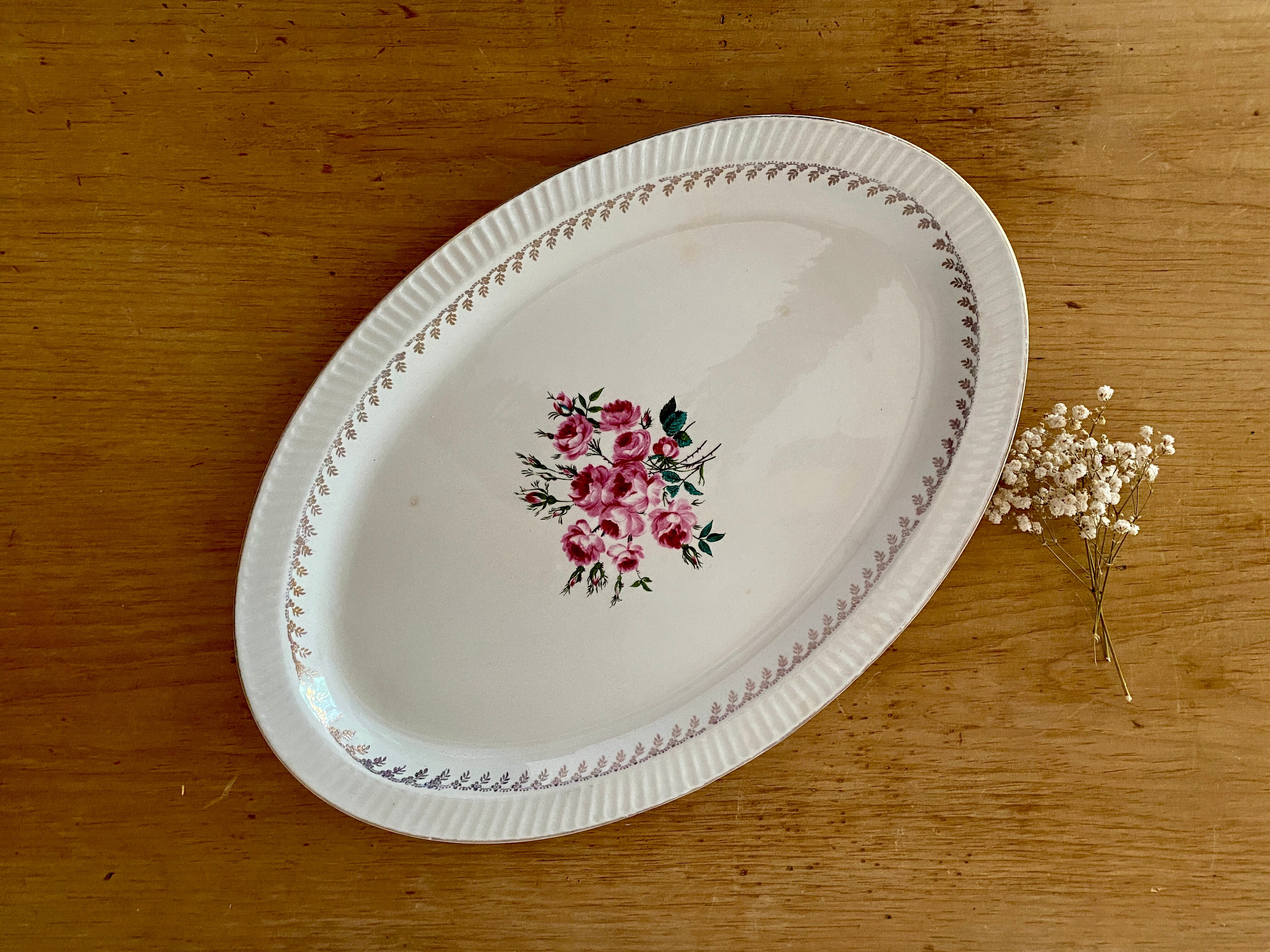 Vintage delight with a floral pattern