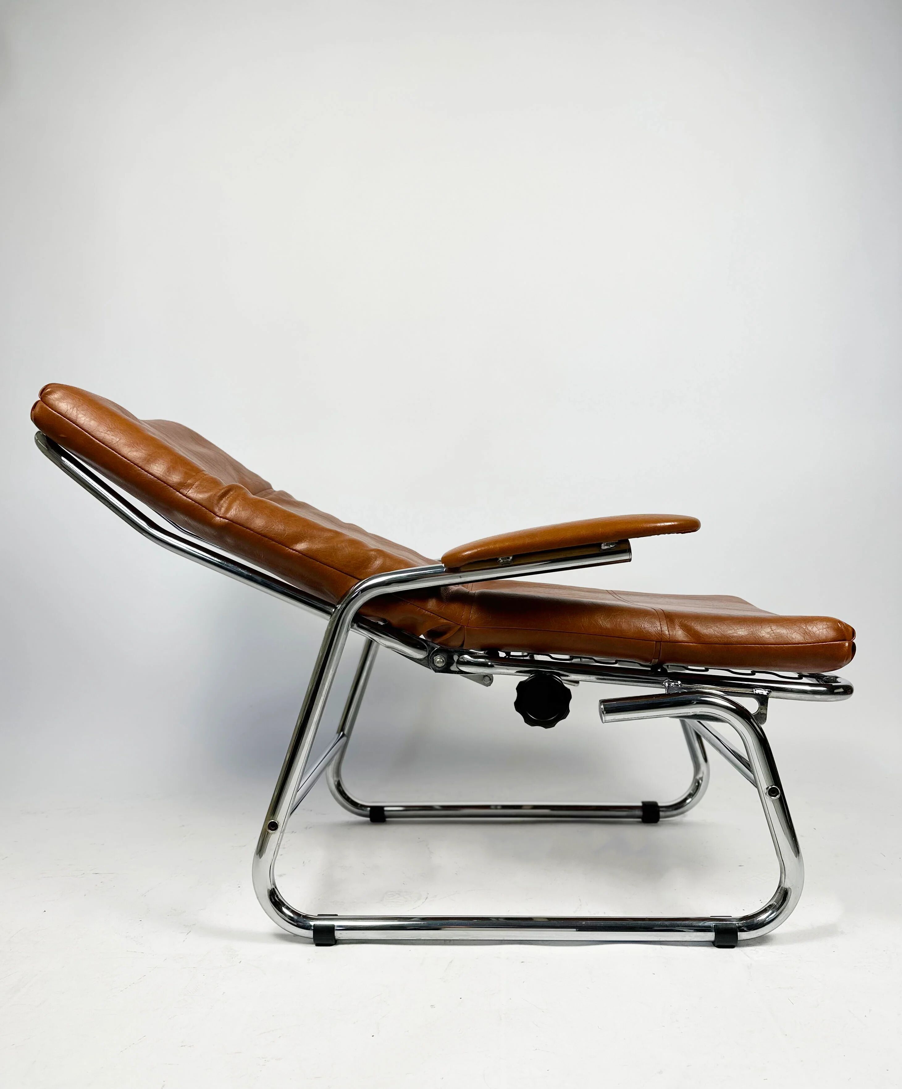 1970s Chrome Recliner - Perfect condition, pure 70s style.