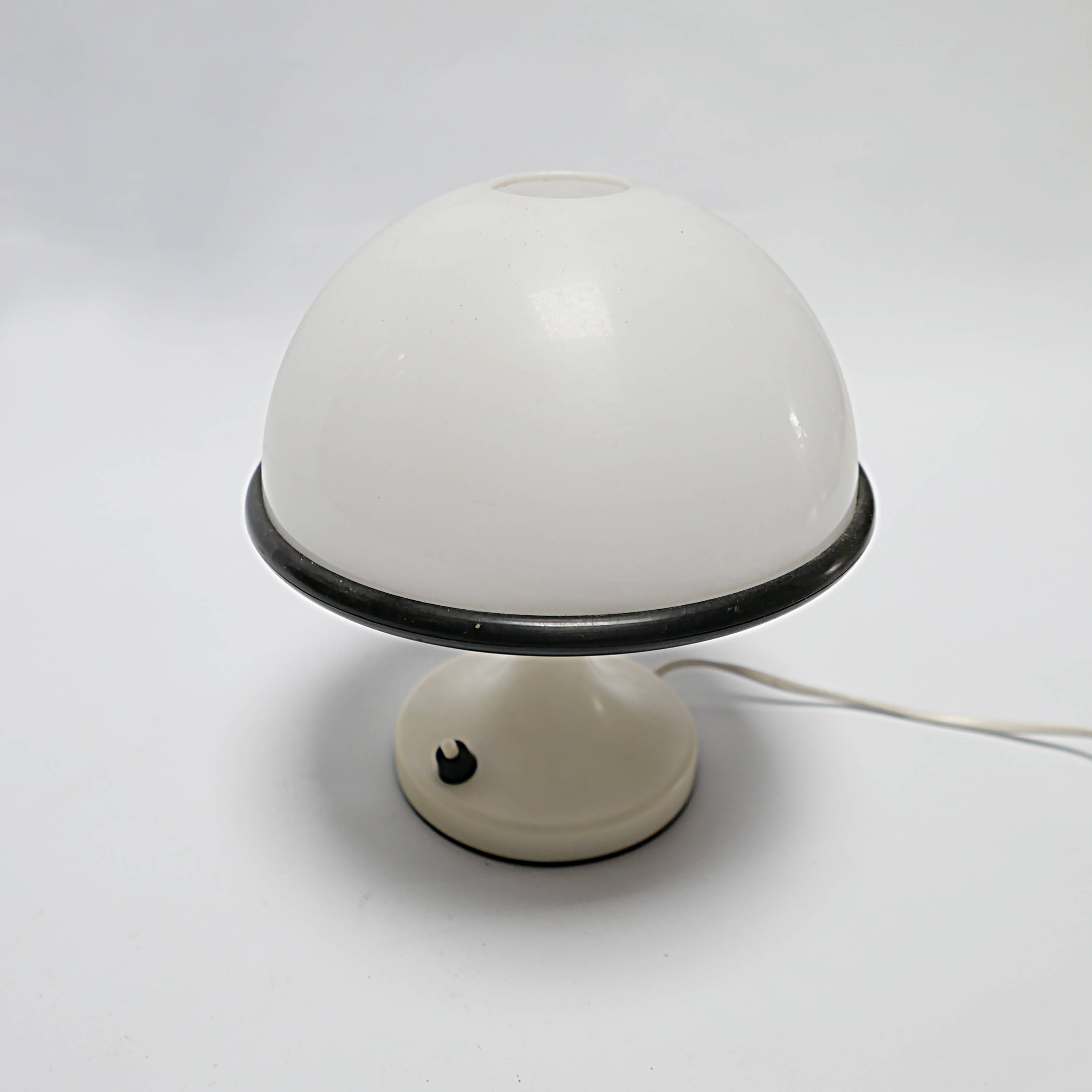 1970s vintage plastic mushroom lamp design
