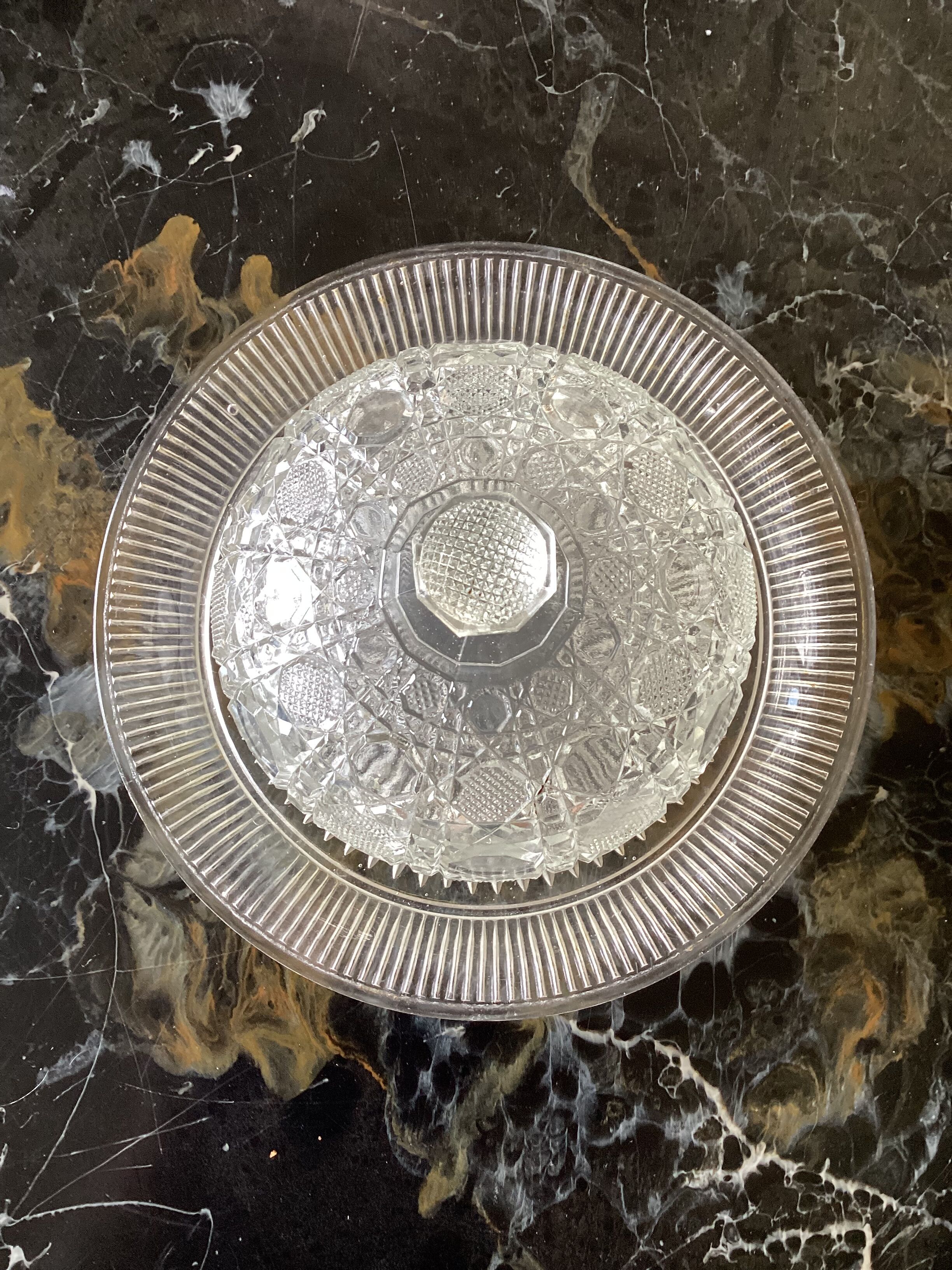 Bell with its vintage glass plate dimension: height -13cm- diameter plate -22.5cm-