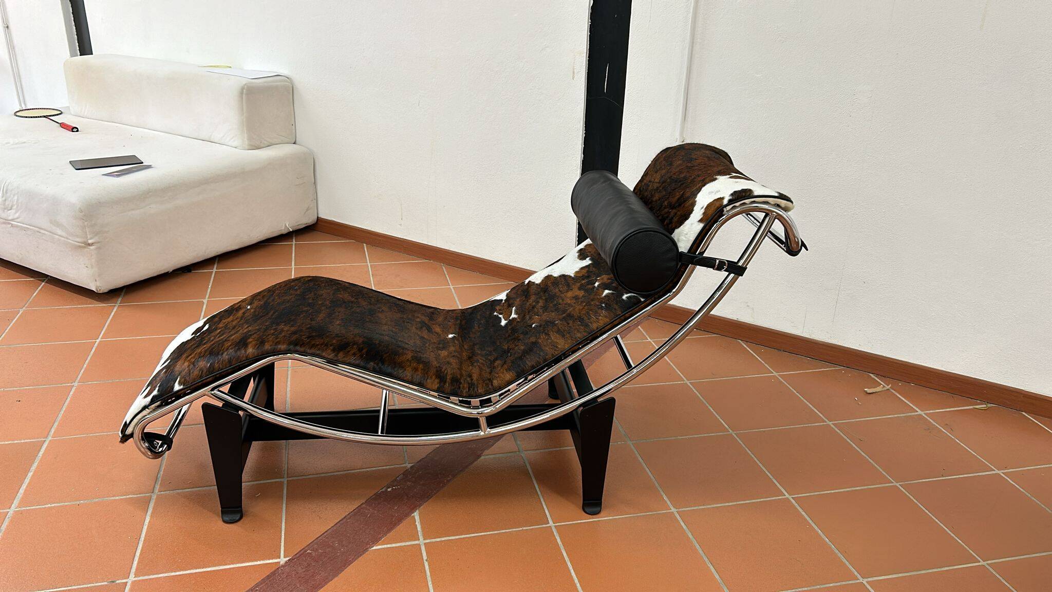 Le Corbusier LC4 lounge chair