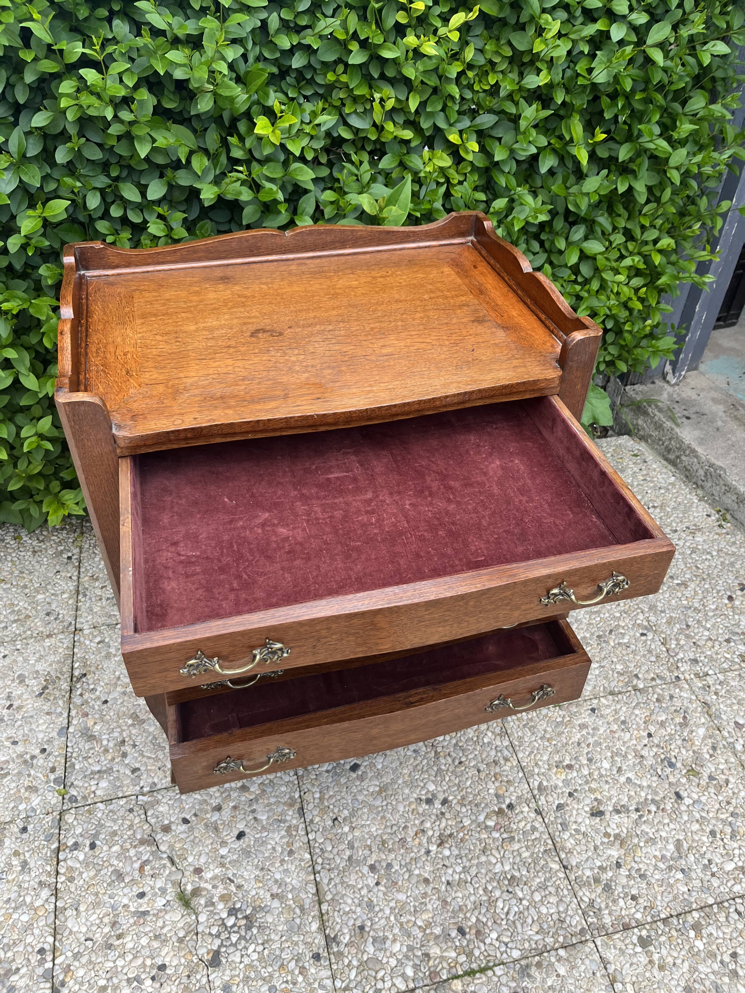Silverware chest of drawers for housewife