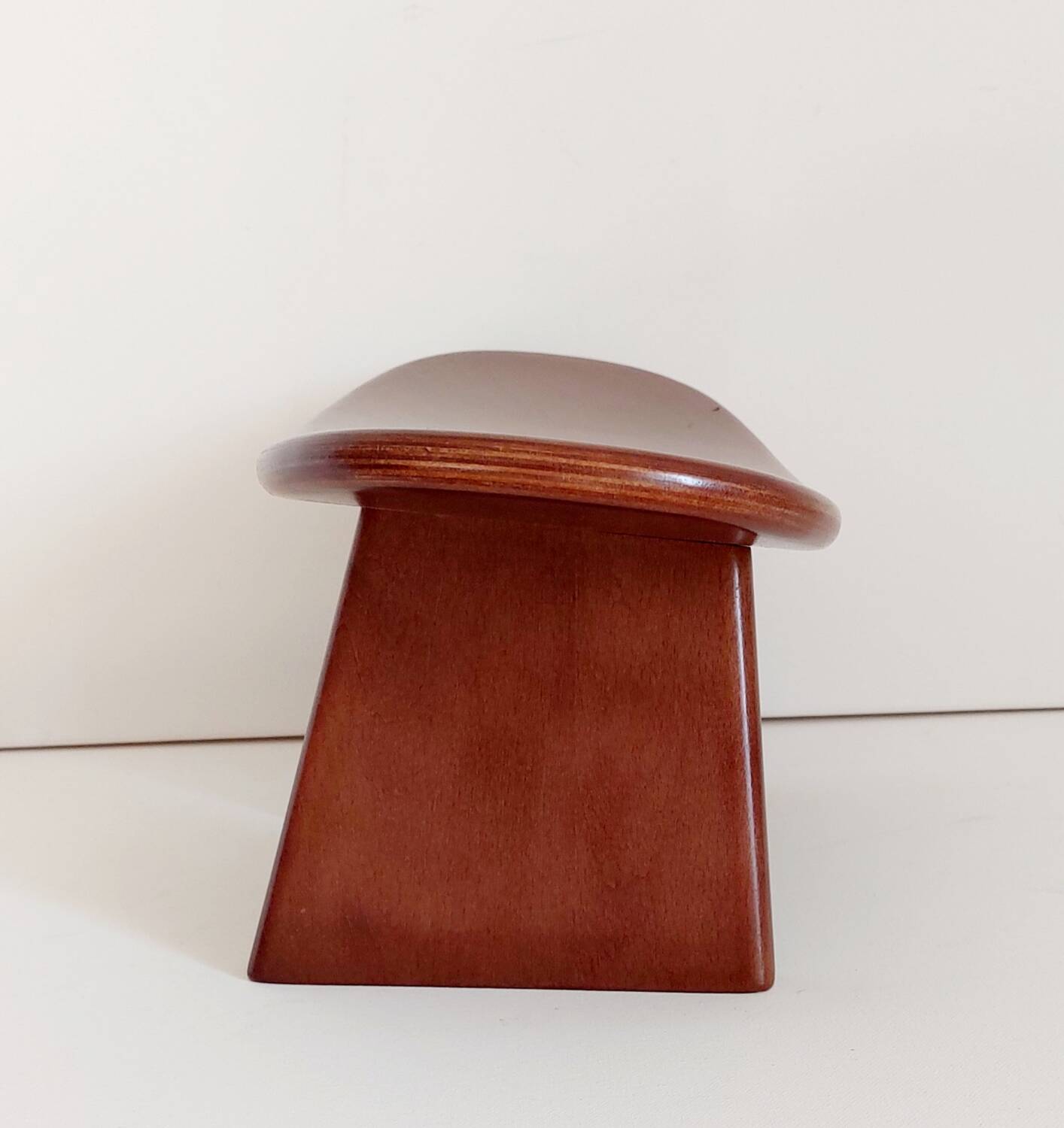 Japanese meditation stool