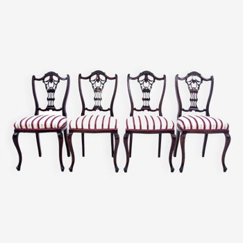 Quatre chaises de salle à manger, Europe du Nord, vers 1880.