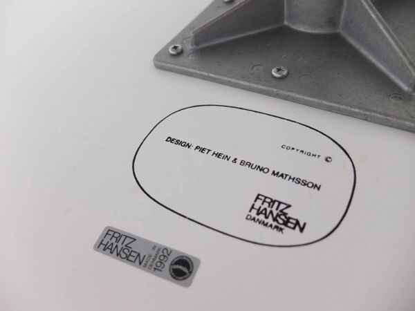 Table 'Super-Circular' par Piet Hein et Bruno Mathsson pour Fritz Hansen, 1968