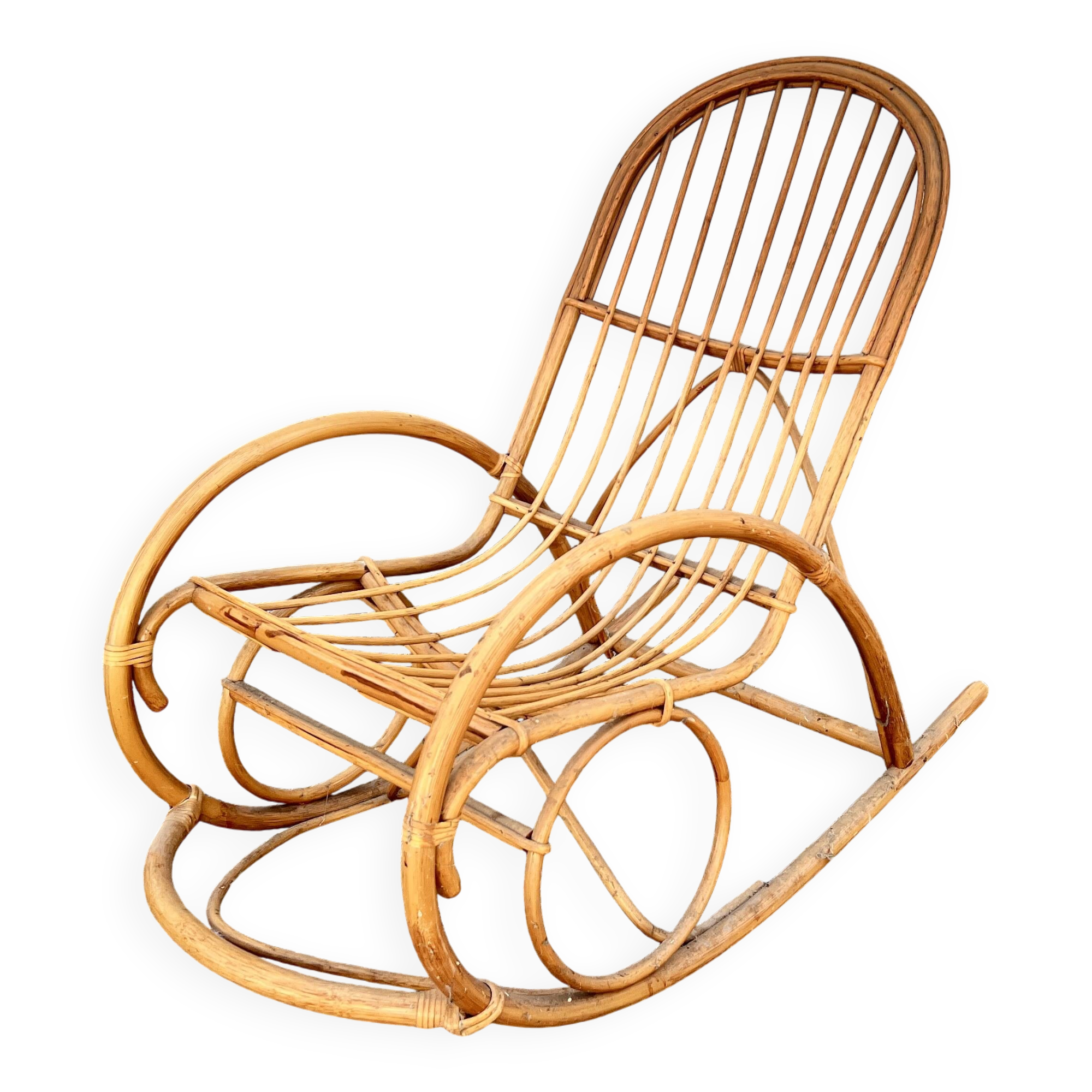 Adult rattan rocking chair – very good condition