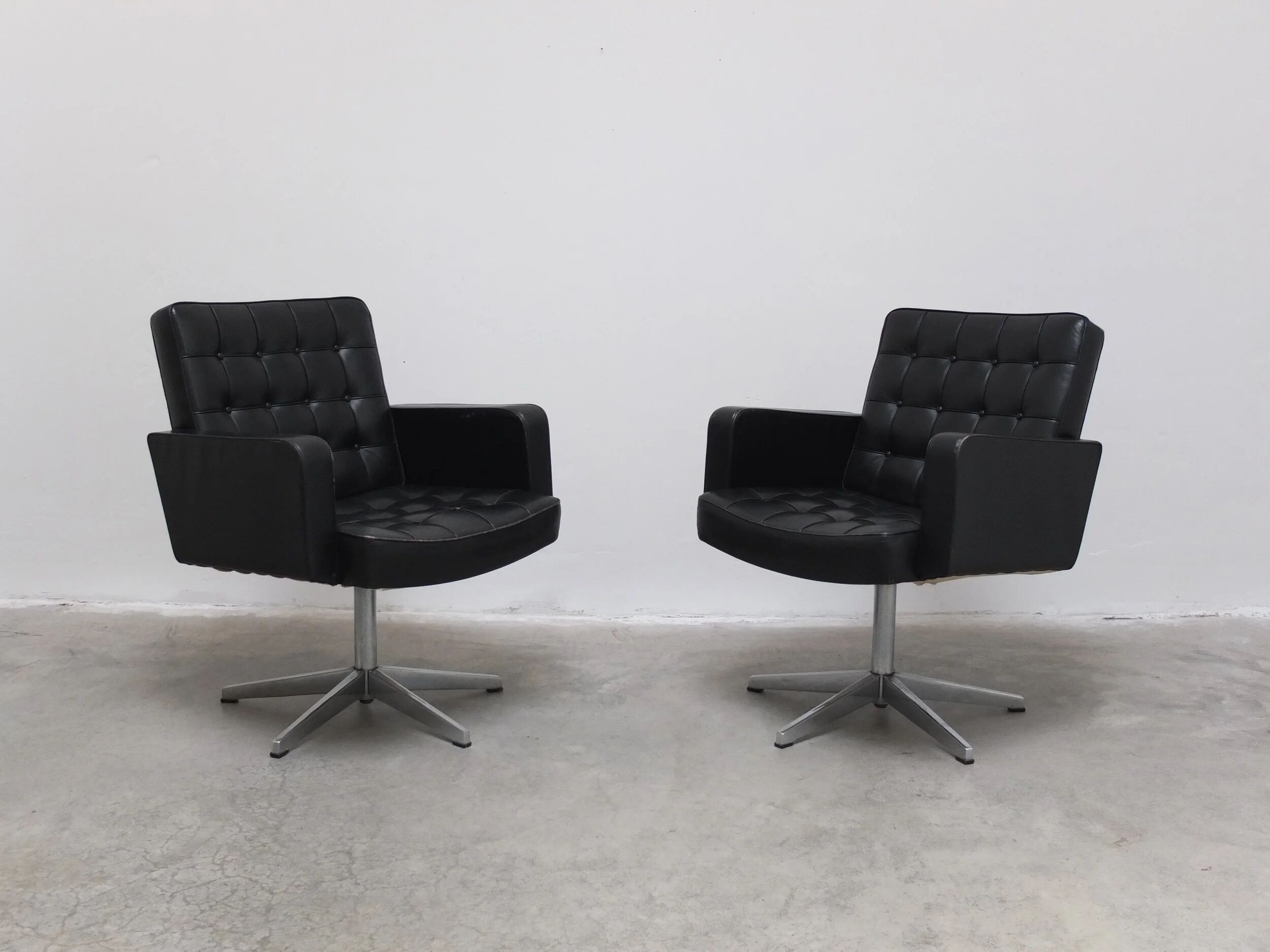 Set of 3 Executive Chairs by Vincent Cafiero for Knoll International, 1960s