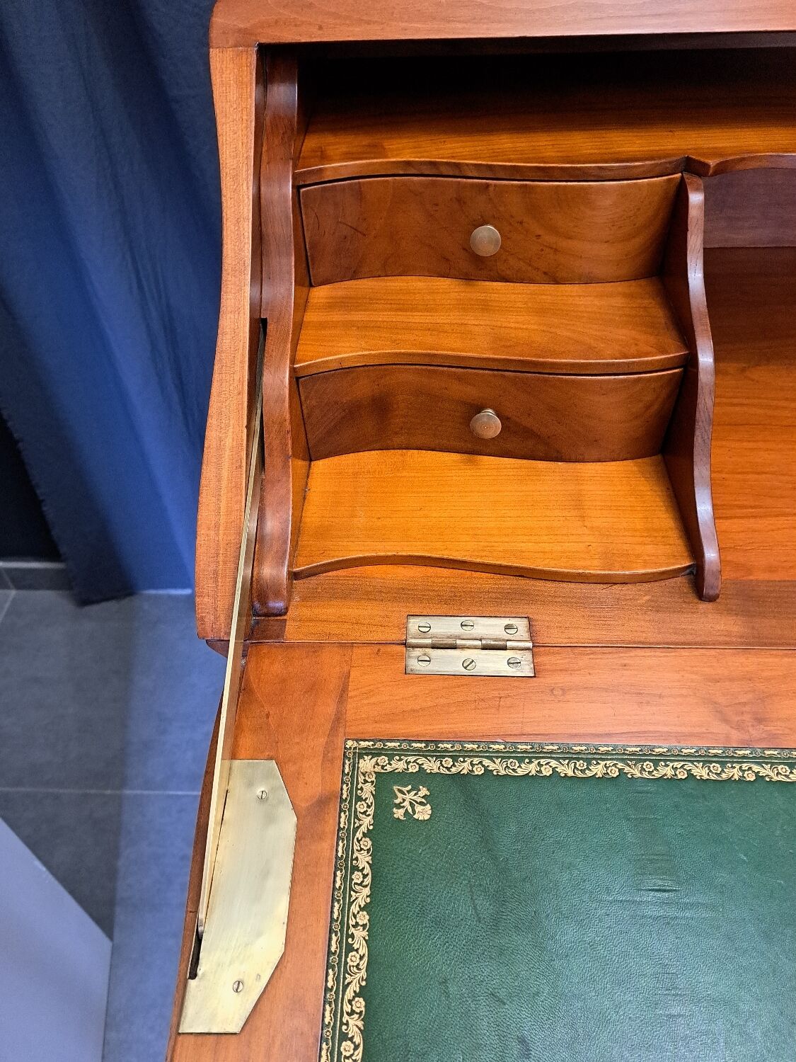 Bureau de pente en marqueterie