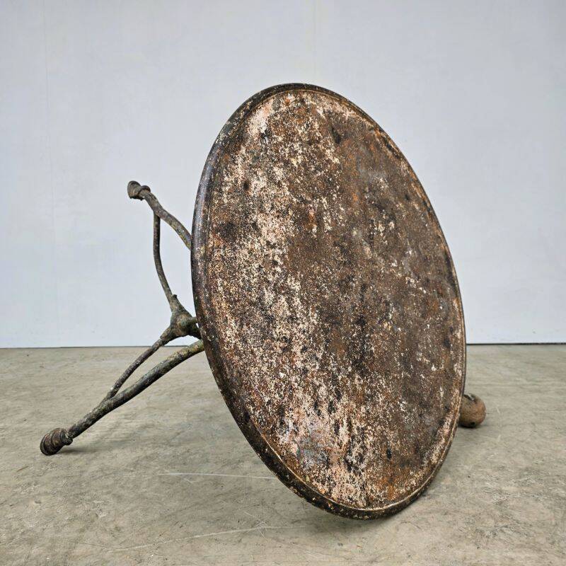 Beautiful 19th-century iron table in the Arras model.